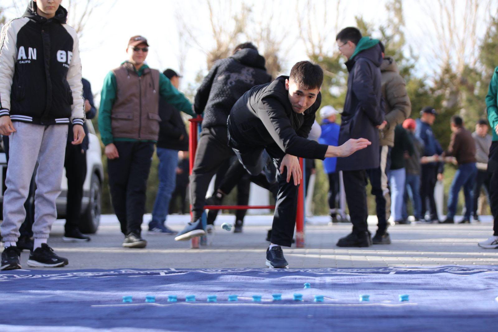 ТҮРКІСТАН ҚАЛАСЫНЫҢ РЕФЕРЕНДУМ УЧАСКЕЛЕРІНДЕ СПОРТТЫҚ ЖАРЫСТАР ӨТУДЕ