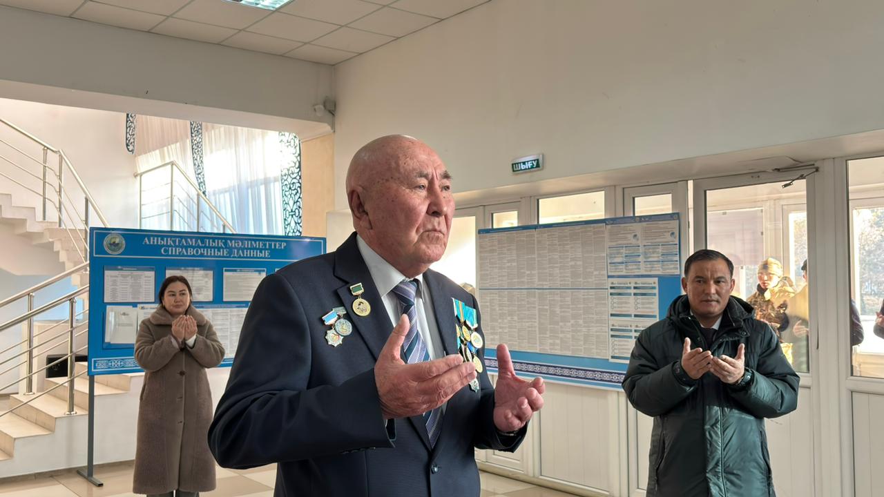 Шеңгелдіде ақсақал Амангелді Беспаев дауыс берді