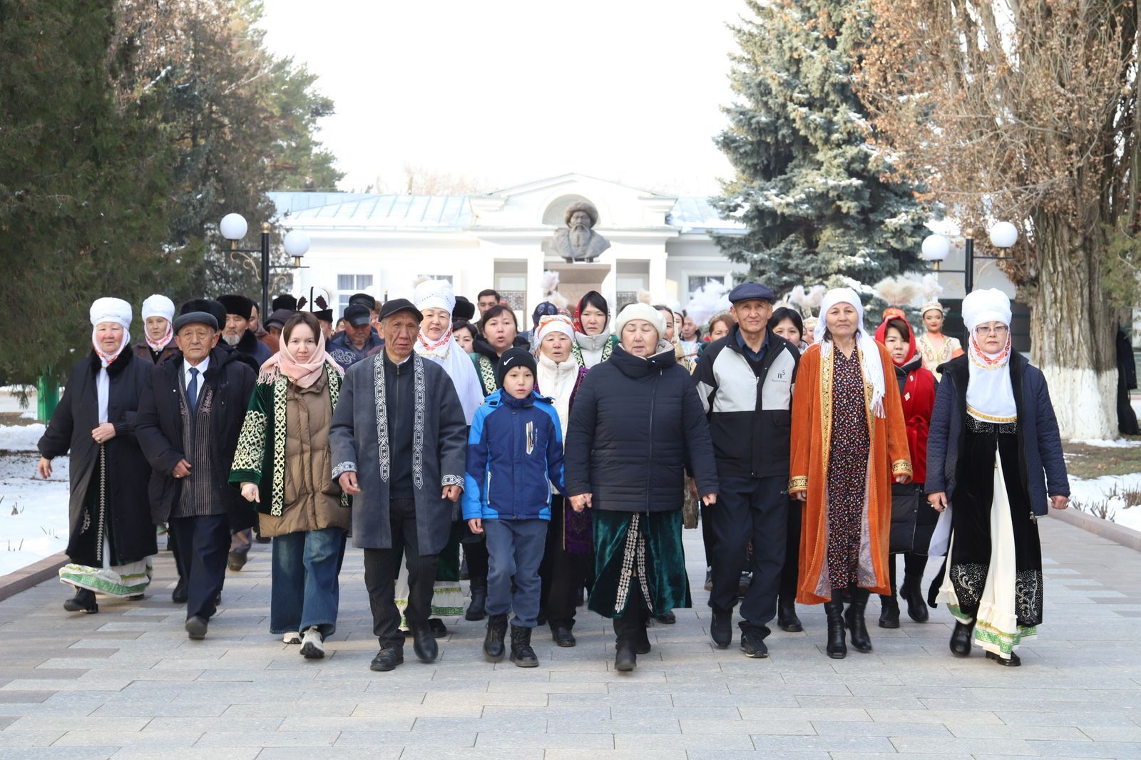 Жамбыл Жабаевтың ұрпағы референдумда дауыс берді