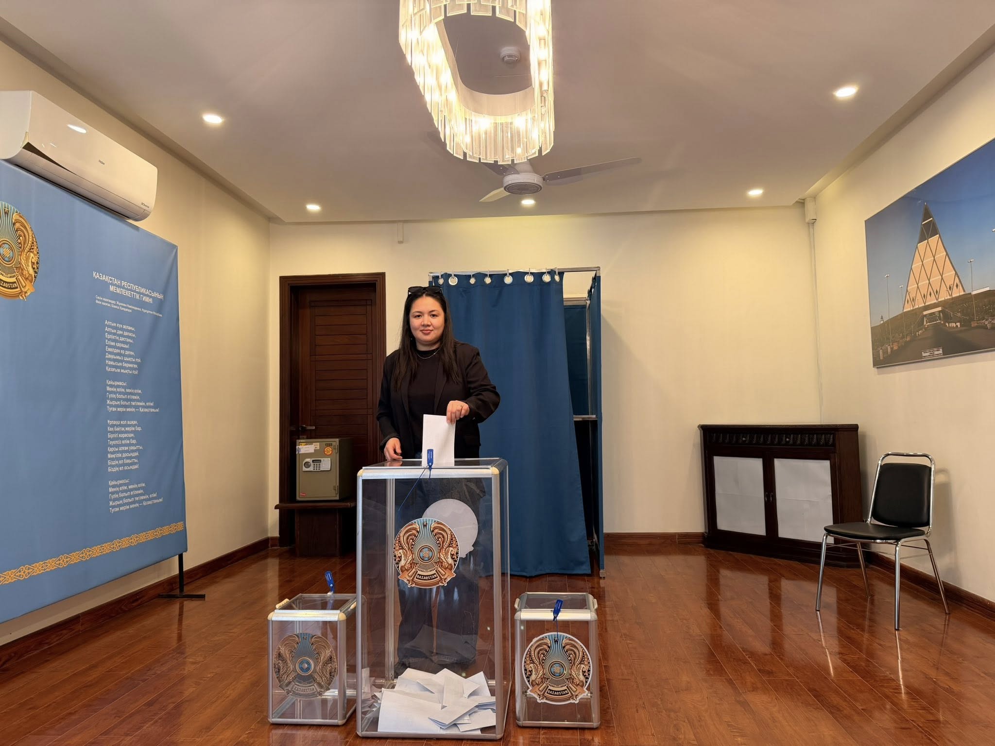 Исламабад қаласында орналасқан №424 учаскелік референдум комиссиясы Қазақстан Республикасының жаңа Конституциясы мәселесі бойынша өткізілген республикалық референдум аясындағы жұмысын аяқтады