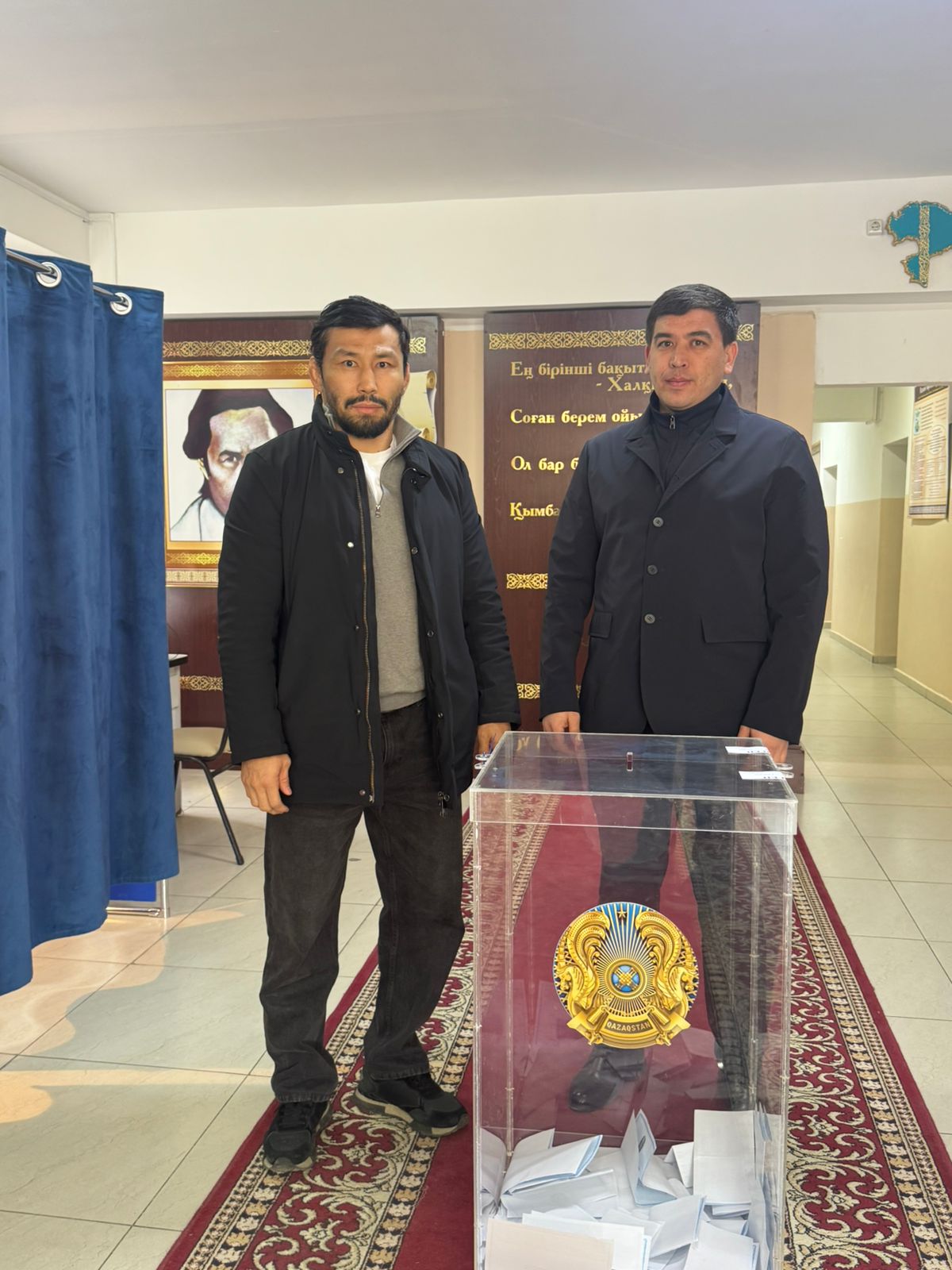 Олимпийский серебряный призёр Демеу Жадраев проголосовал на республиканском референдуме