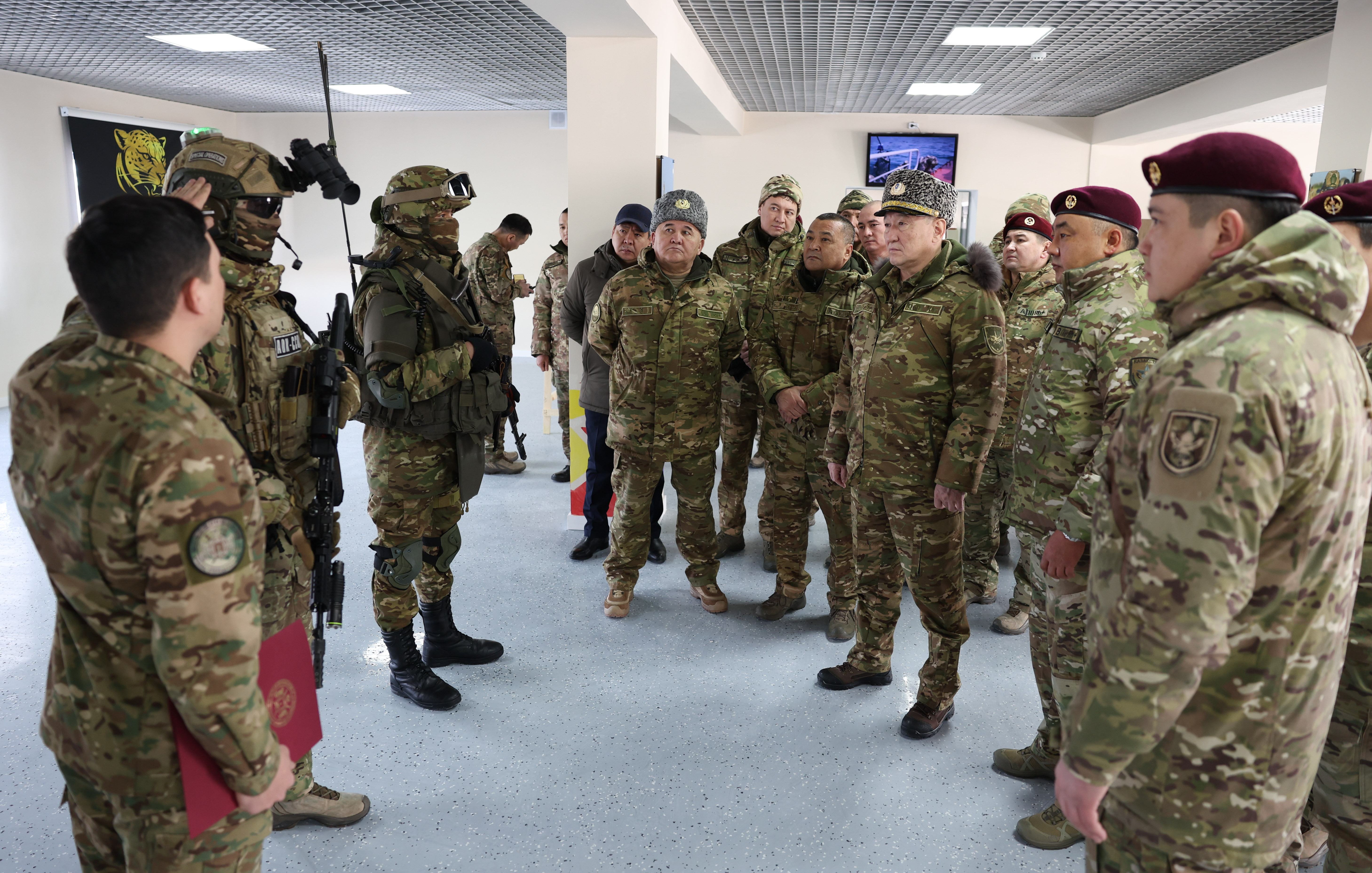 Қорғаныс министрі Арнайы операциялар күштерінің Астанадағы әскери бөлімдерін тексерді