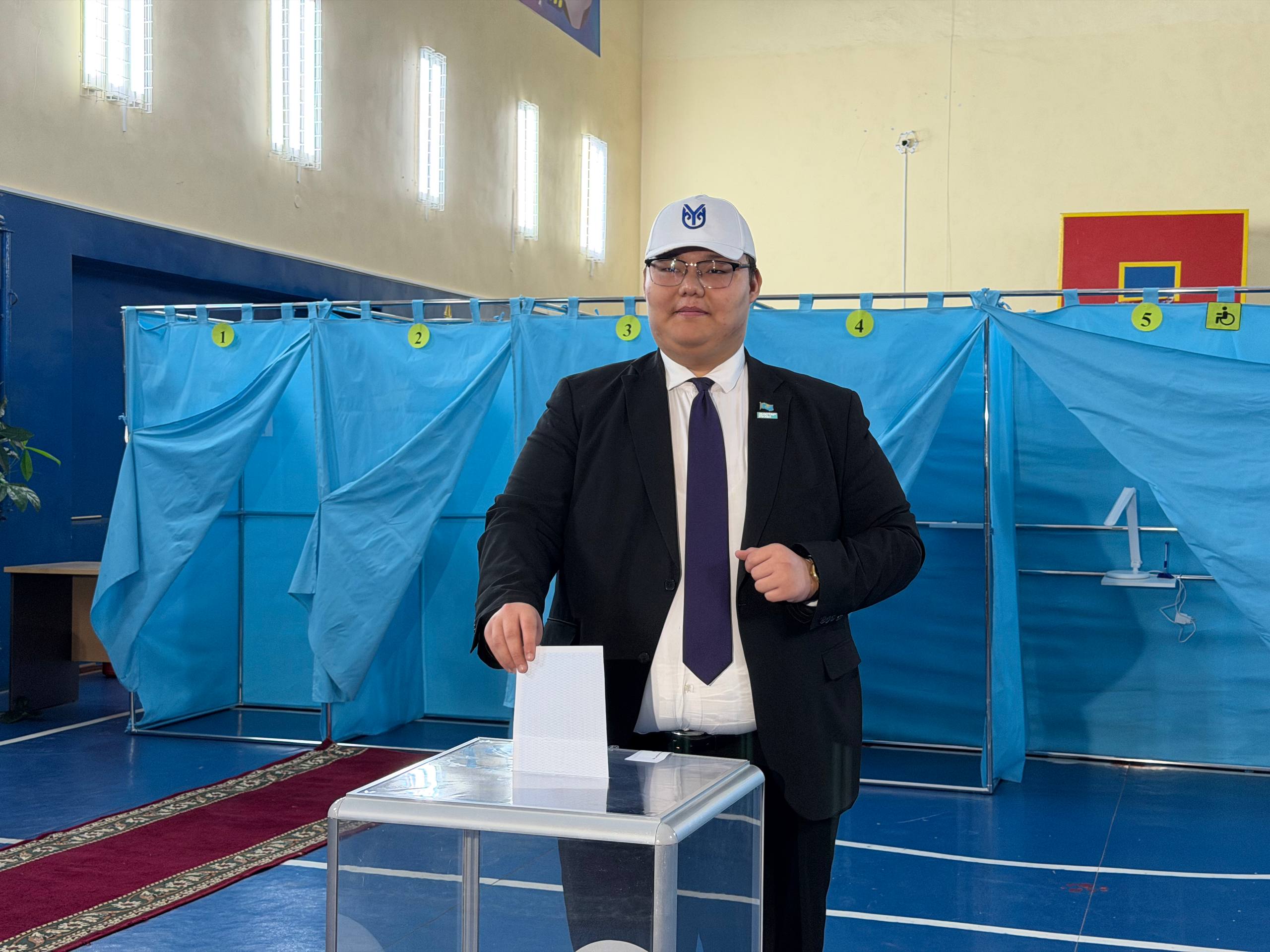 Ақтаулық белсенді жас алғаш рет дауыс берді