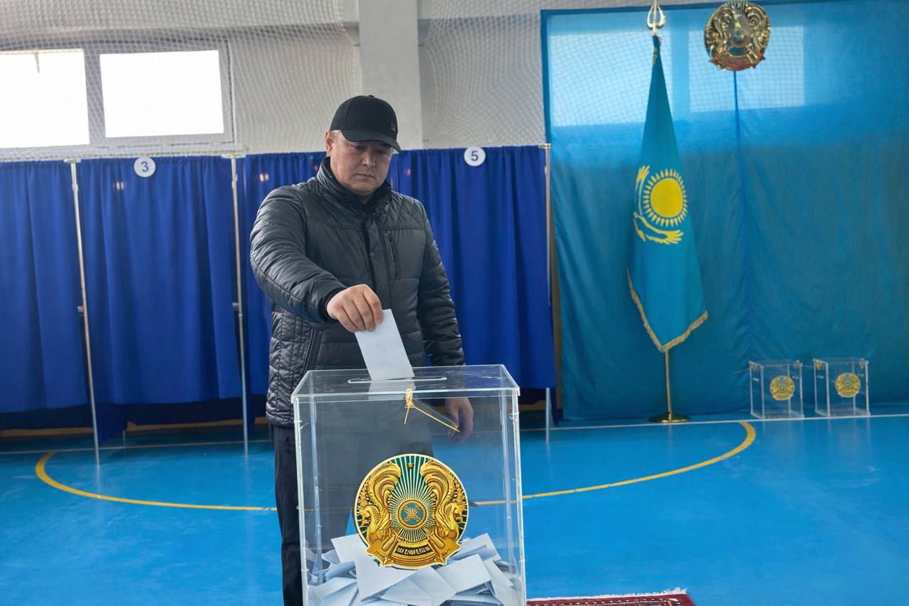 Жамбыл облысы ТЖД бастығы республикалық референдумда дауыс берді