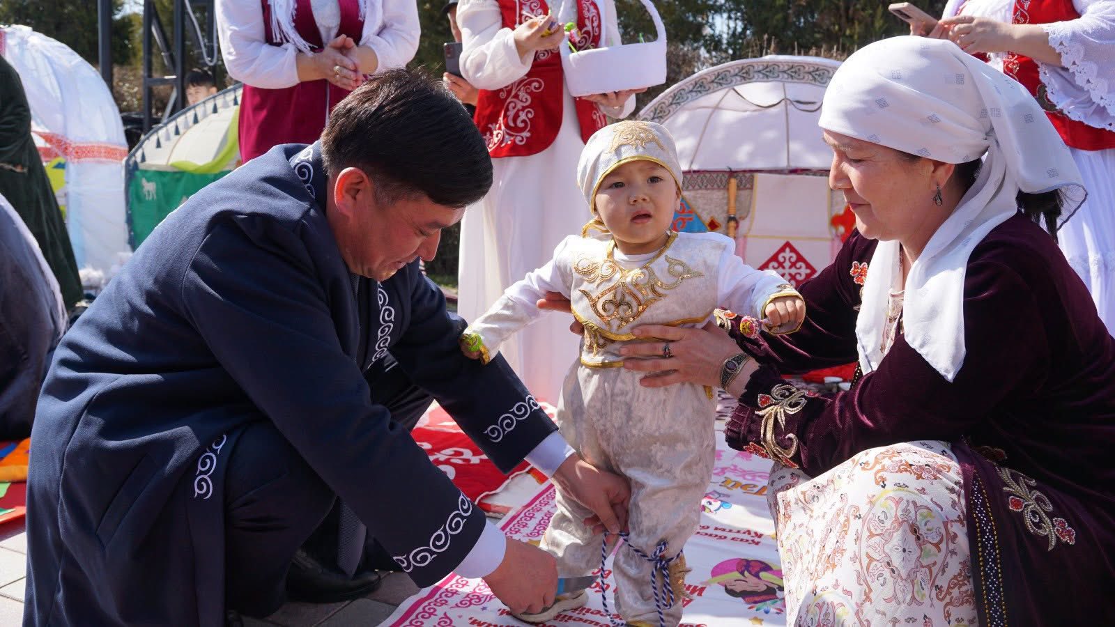 ТҮРКІСТАН: ОРДАБАСЫДА БІР МЕЗЕТТЕ 50 БҮЛДІРШІННІҢ ТҰСАУКЕСЕР РӘСІМІ ӨТТІ