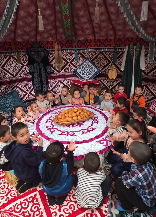 Бүгін Көрісу күні мерекесіне арналған жылы да қуанышты іс-шара «Әдемі»