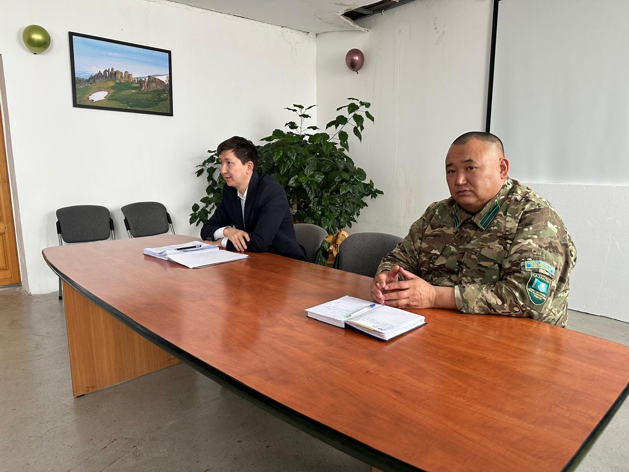 Баянауыл ұлттық паркінде жұмыскерлердің құқықтарын қорғау және еңбекті қорғау мәселелері талқыланды