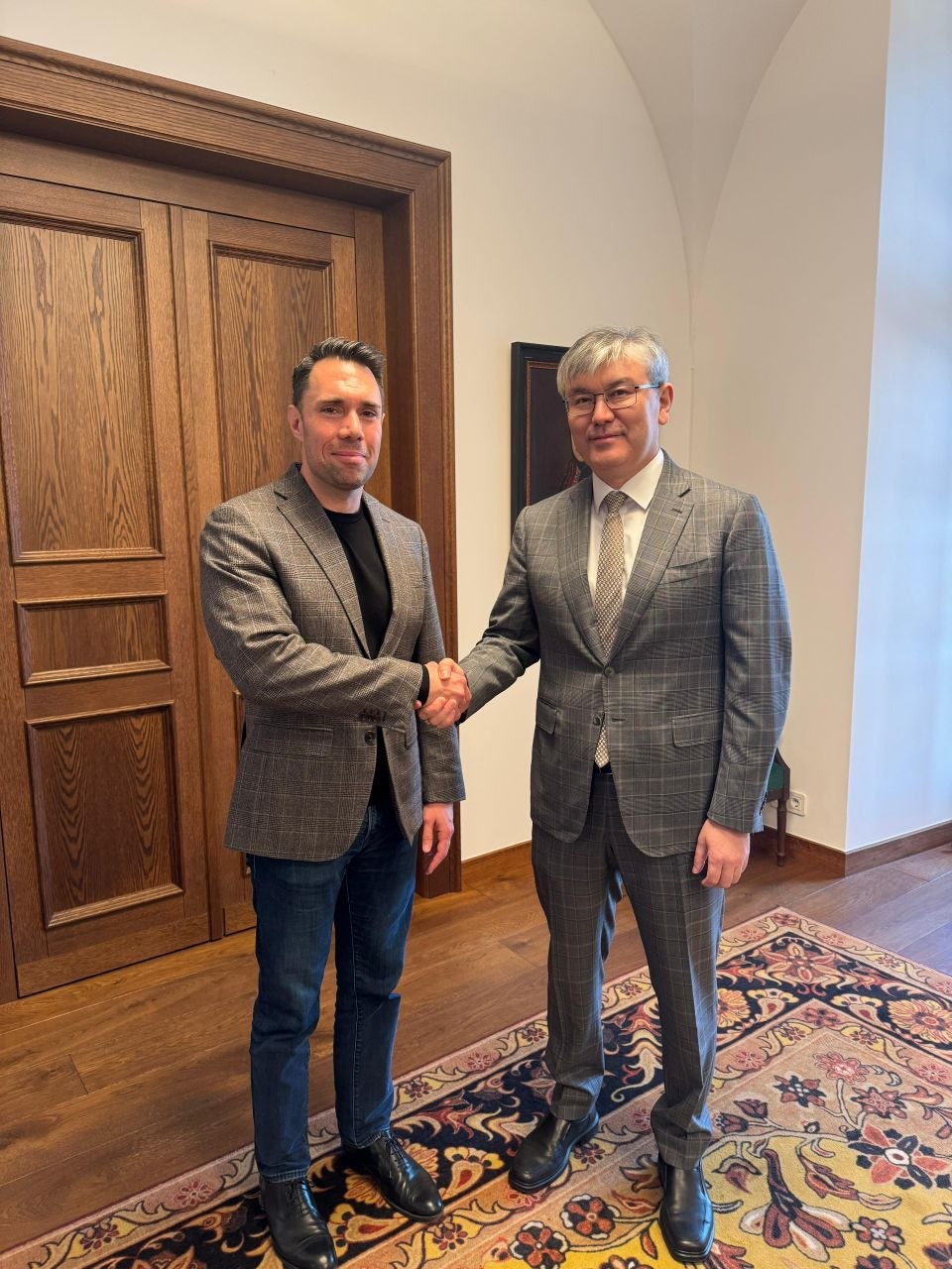 Қазақстанның жаңа конституцияның жобасы  «Кармелита» үкімет үйінде талқыланды