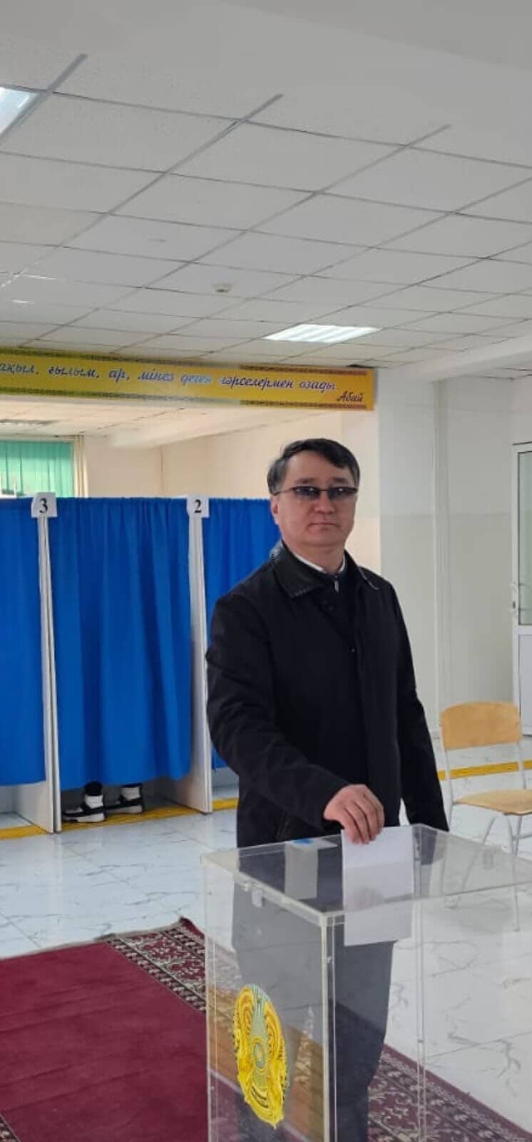 Ұзақбай Оразгелдіұлы Жаңа Конституцияны қабылдау жөніндегі республикалық референдумға қатысып, өз таңдауын жасады