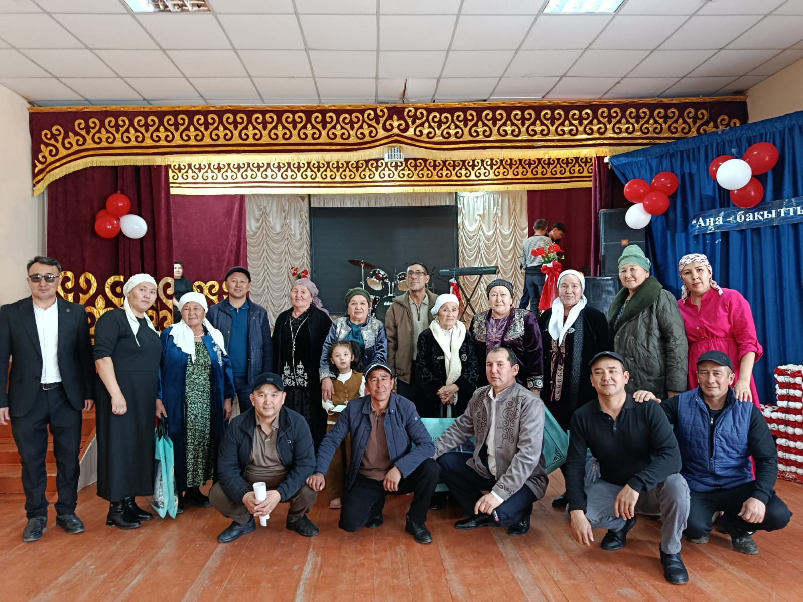 Тереңөзек ауылдық округінде «Ана – бақыттың бастауы» атты мерекелік концерттік бағдарлама өтті