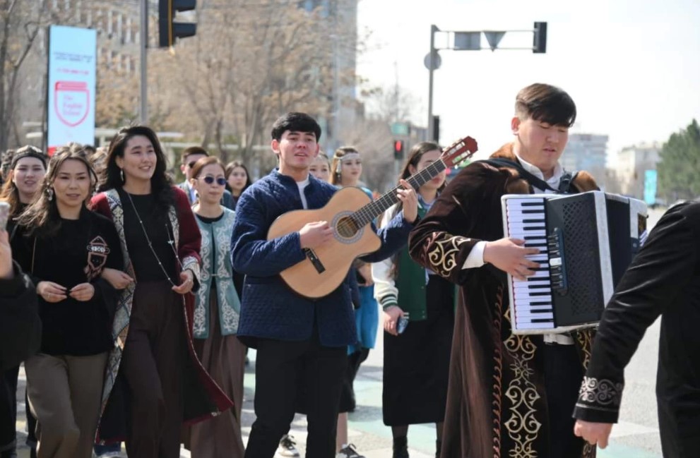 КӨРІСУ МЕРЕКЕСІ ЖАСТАРДЫҢ БАСЫН ҚОСТЫ