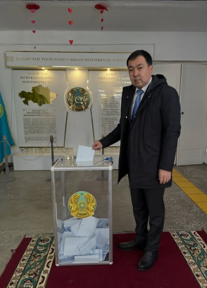 Текелі қаласының әкімі Әділ Алмас Қабдулұлы №445 сайлау учаскесінде дауыс беріп, референдумға қатысты. Және бұл саяси оқиға ел болашағы үшін маңызды екенін атап өтті.