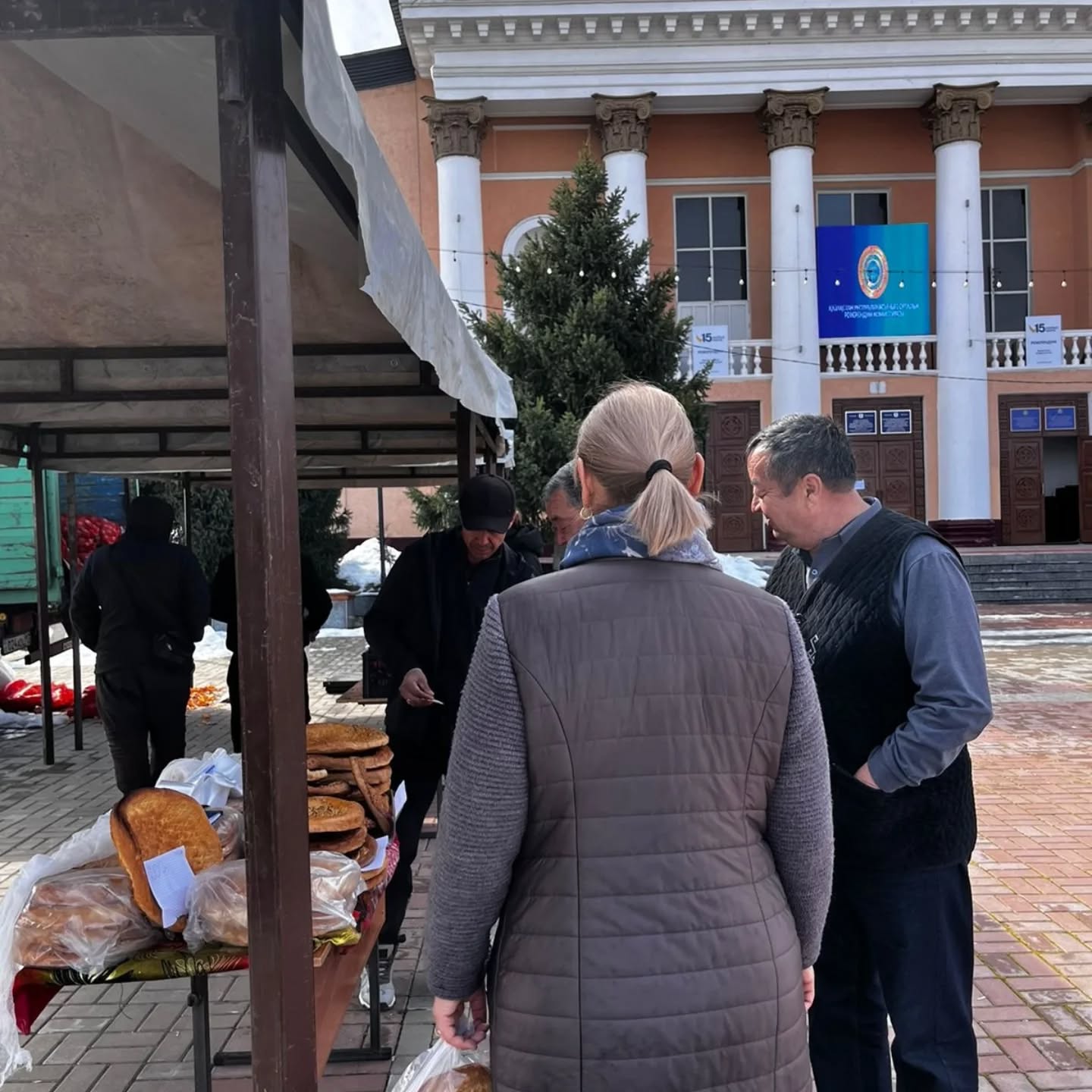 ЛЕҢГІР ҚАЛАСЫНДА АУЫЛ ШАРУАШЫЛЫҒЫ ӨНІМДЕРІНІҢ ЖӘРМЕҢКЕСІ ҰЙЫМДАСТЫРЫЛДЫ