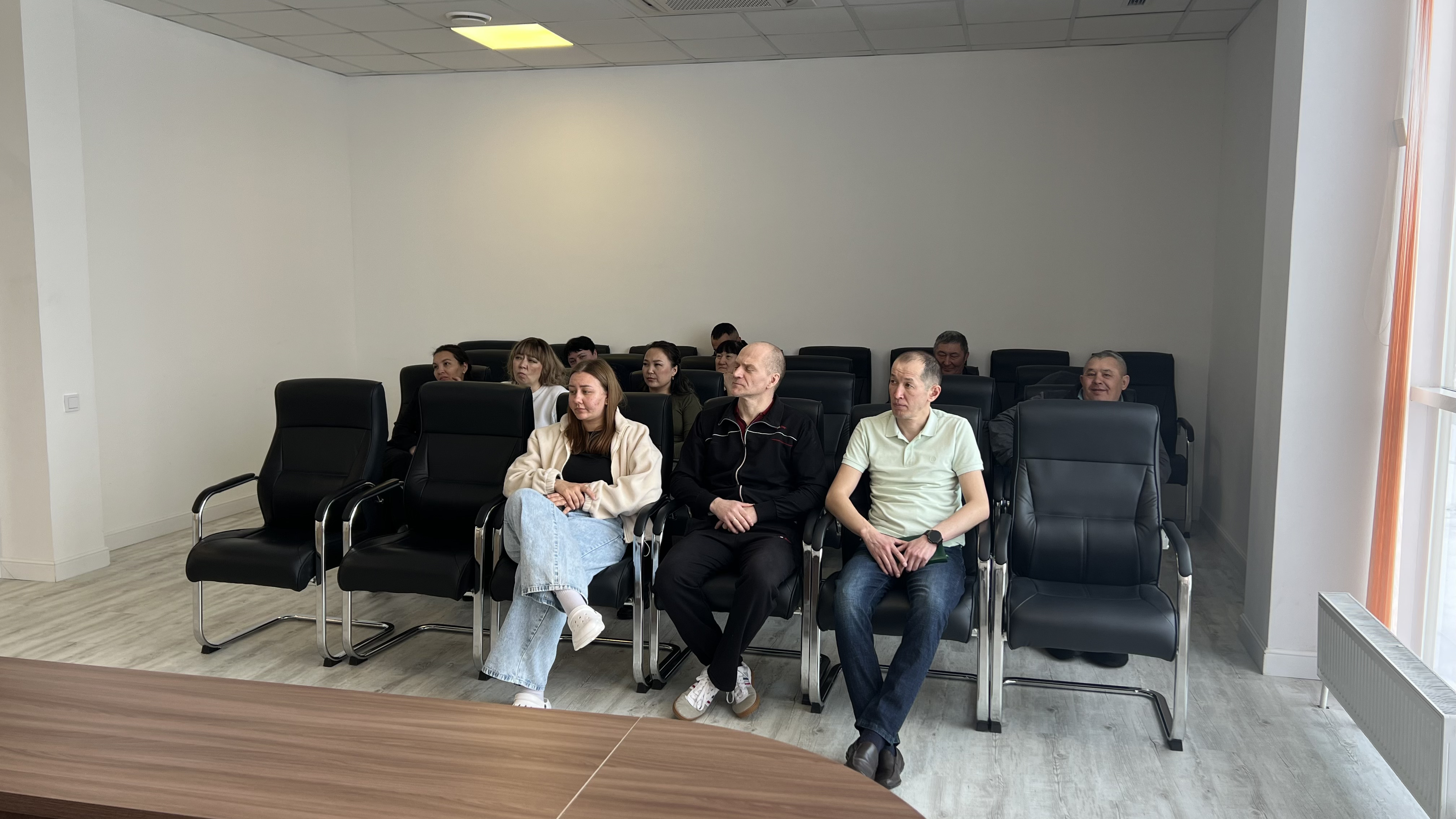 Жаттықтырушылар құрамымен ақпараттық-түсіндіру іс-шарасы