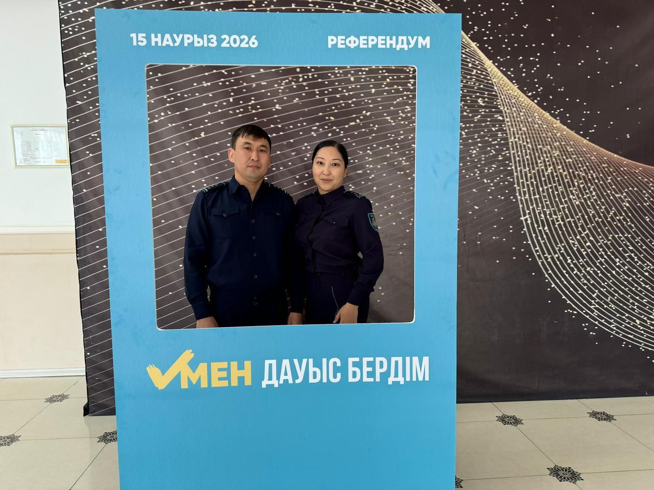 «Заң мен тәртіп» идеологиясын қолдаушы полицейлер отбасы референдумда дауыс берді