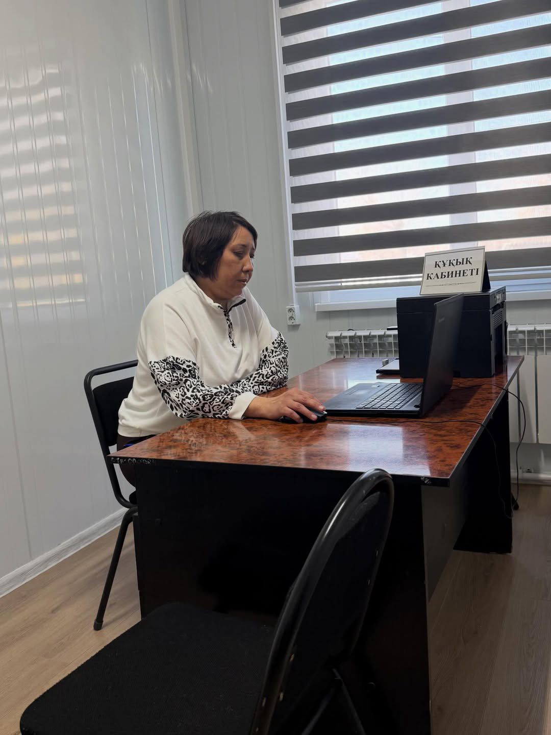 Ескелді ауылдық округі әкімінің аппаратында «Құқықтық кабинет» жұмыс істейді: тұрғындарға құқықтық көмек пен кеңес көрсетіледі