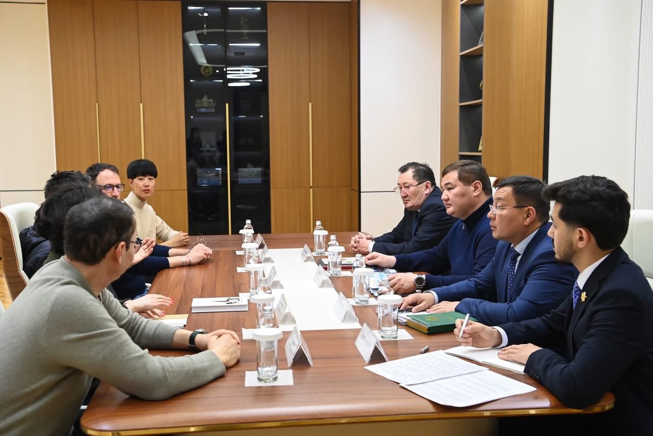 Аймақ басшысы Болат Өтемұратов Қорының өкілдерімен және Берклидегі Калифорния университетінің ғалымдарымен кездесті