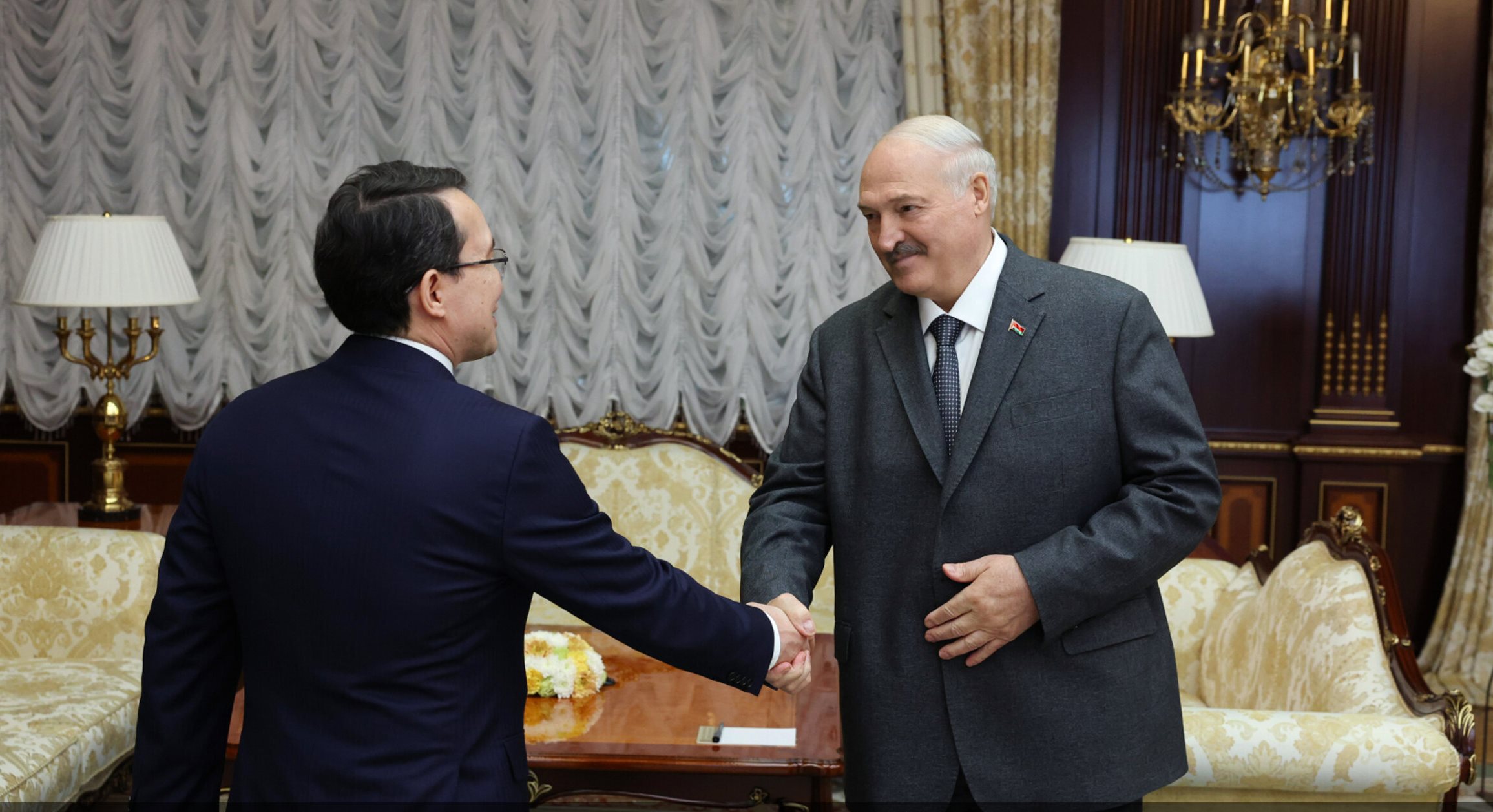 Президент Беларуси поздравил Казахстан с успешным проведением референдума