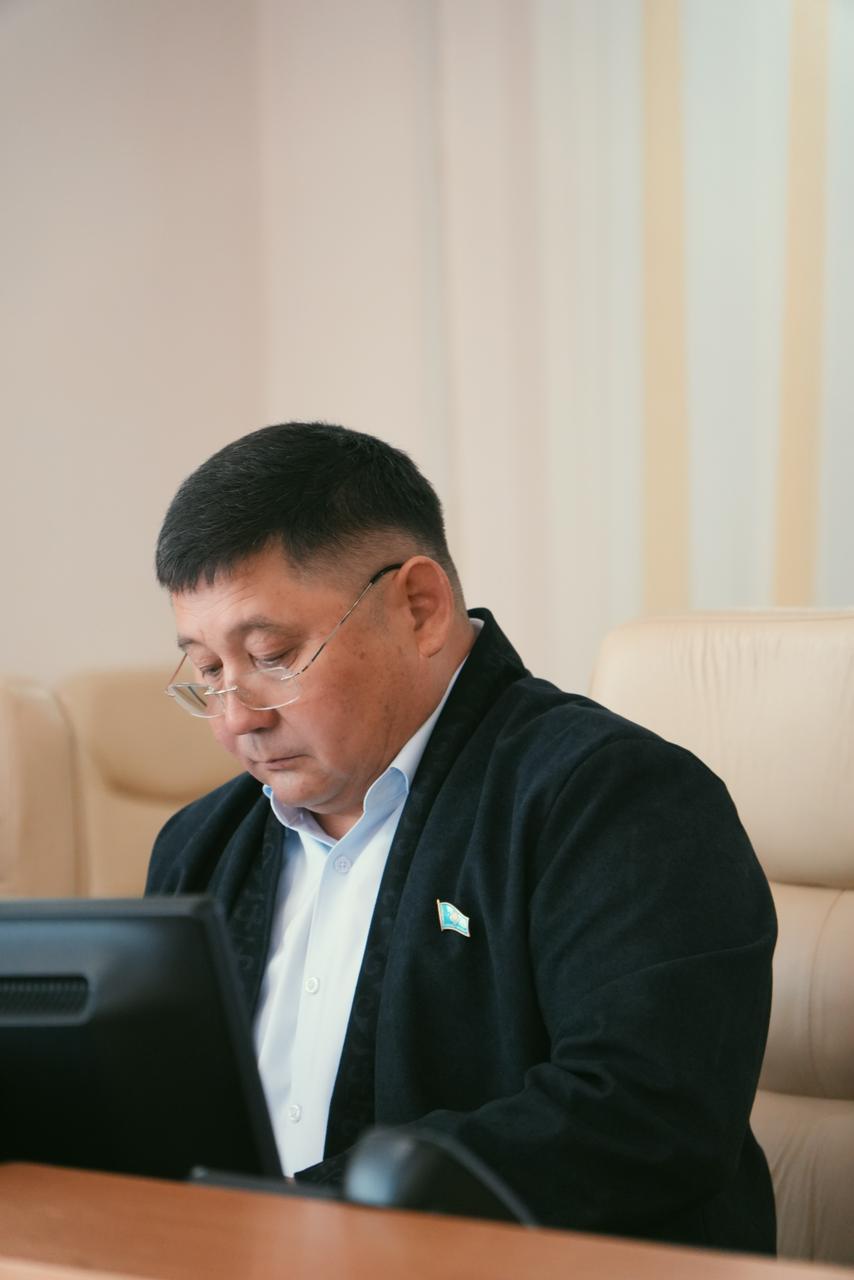 Глубокое аудандық мәслихатының кезектен тыс отыз төртінші сессиясының отырысы өтті