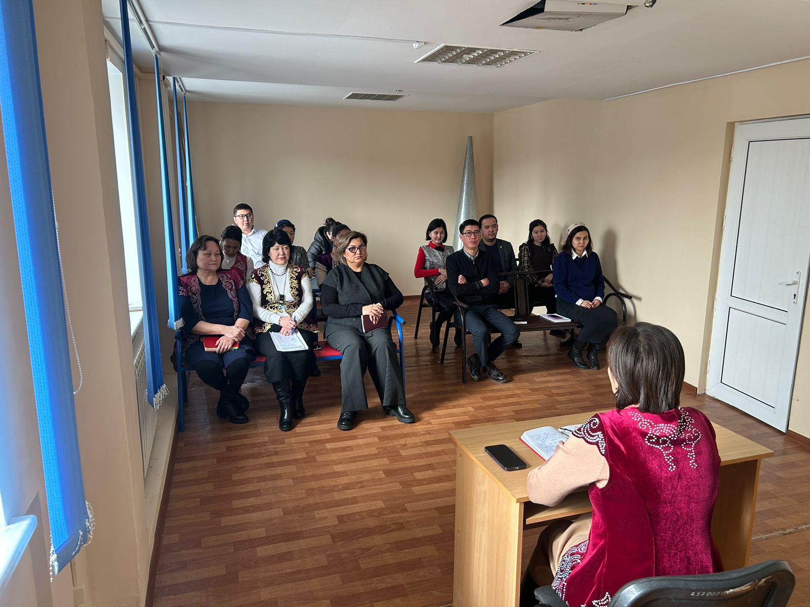 Ағымдағы жылдың 13 наурыз күні Департамент басшысының орынбасары Әдеп жөніндегі уәкілі А.Д.Сулейменованың  мереке күні қарсанындағы түсіндірме жұмыстары жүргізілді.