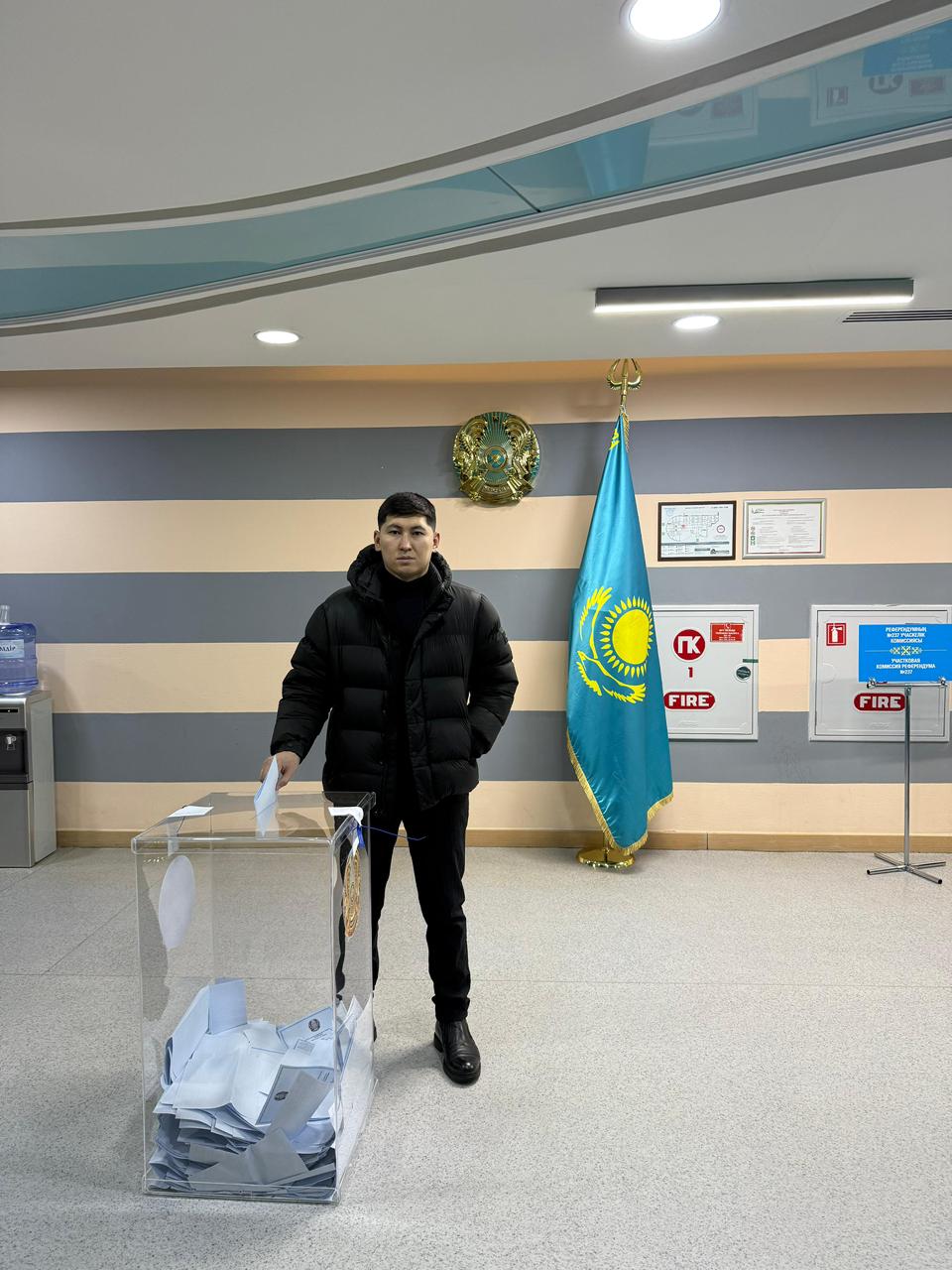 Алтай ауданының мәслихатының депутаттары мен мәслихат аппараты өтіп жатқан референдумға белсенді қатысуда. Әрқайсымыз бұл оқиғаның маңыздылығын және ел болашағы үшін өз жауапкершілігімізді жақсы түсінеміз.