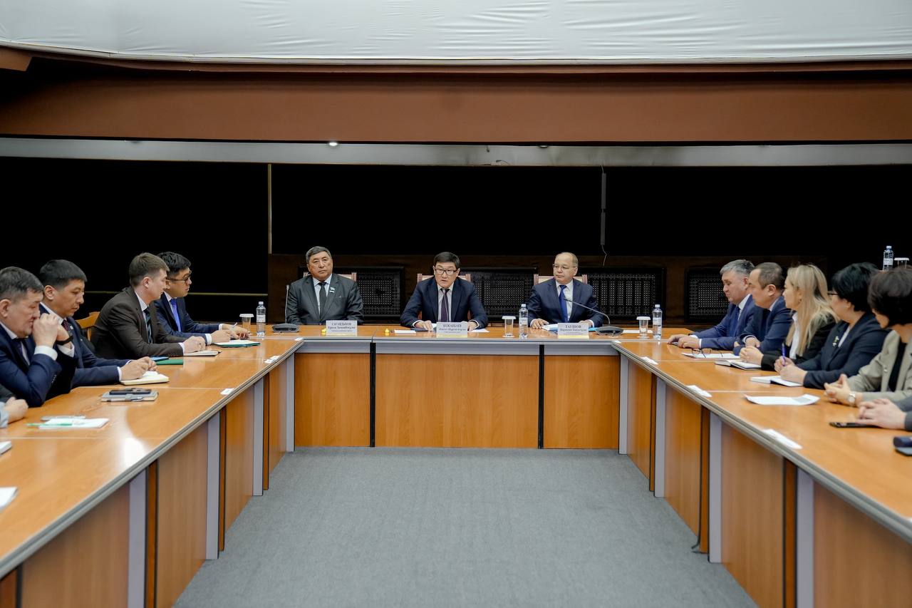 Состоялось заседание круглого стола с участием Ревизионной комиссии