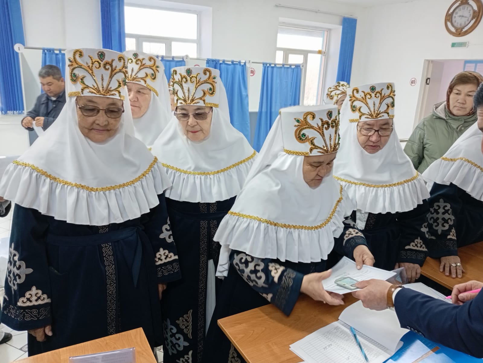 "Ару ана" әжелер ансамблі дауыс берді