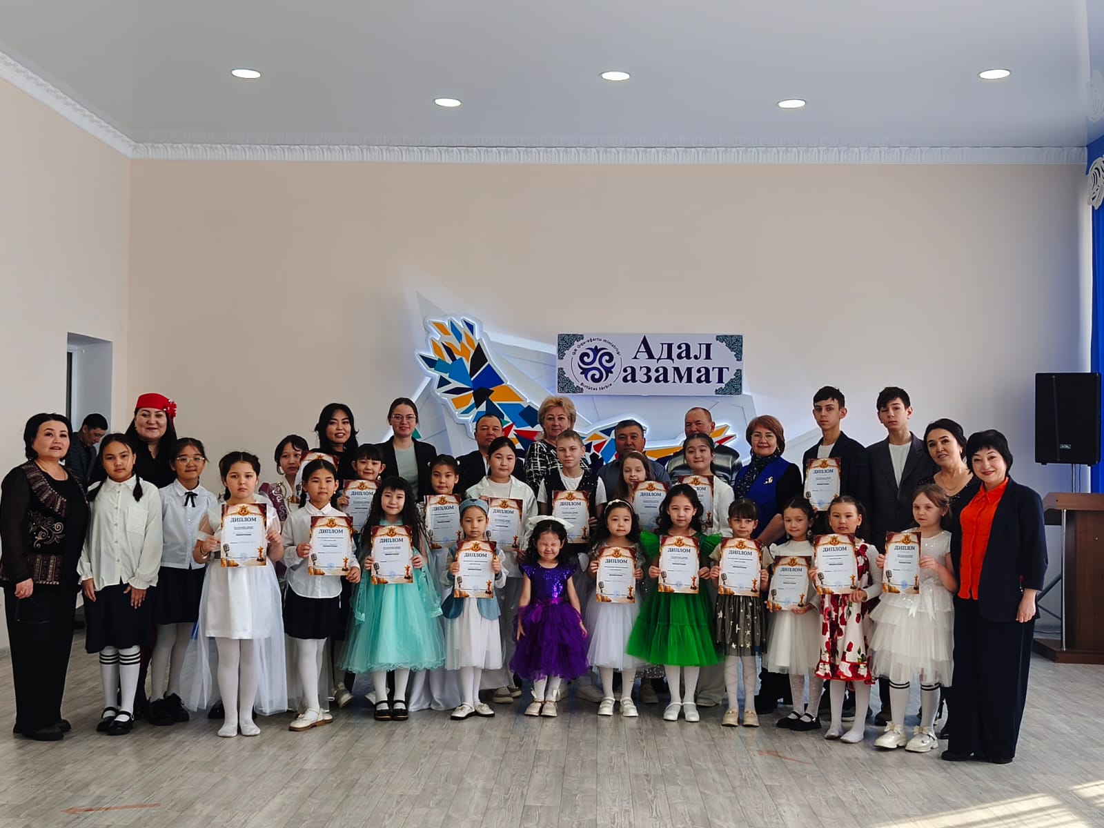 «Есіл жұлдыздары» аудандық вокалдық өнер байқауы өтті