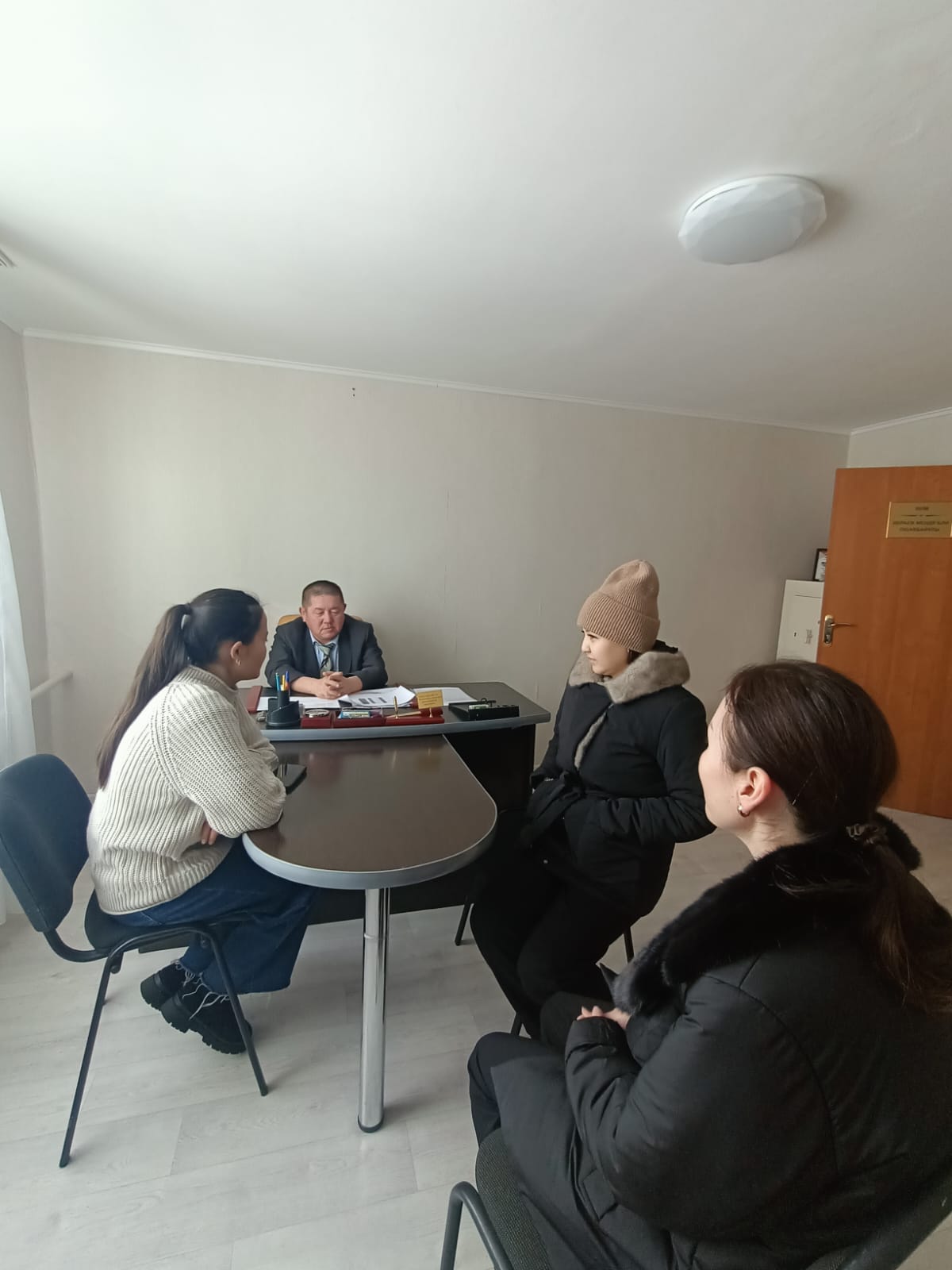 Өңірлерде (ауылдарда) ҮЕҰ және ауыл тұрғындарына құқықтық қызметтер көрсететін мемлекеттік органдардың өкілдерімен бірқатар диалог алаңдарын өткізу