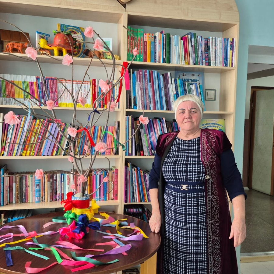 В преддверии Наурыза, в рамках декады традиций — Наурызнама, в библиотеках района Алтай прошла тёплая и вдохновляющая акция «Завяжи мечту».
