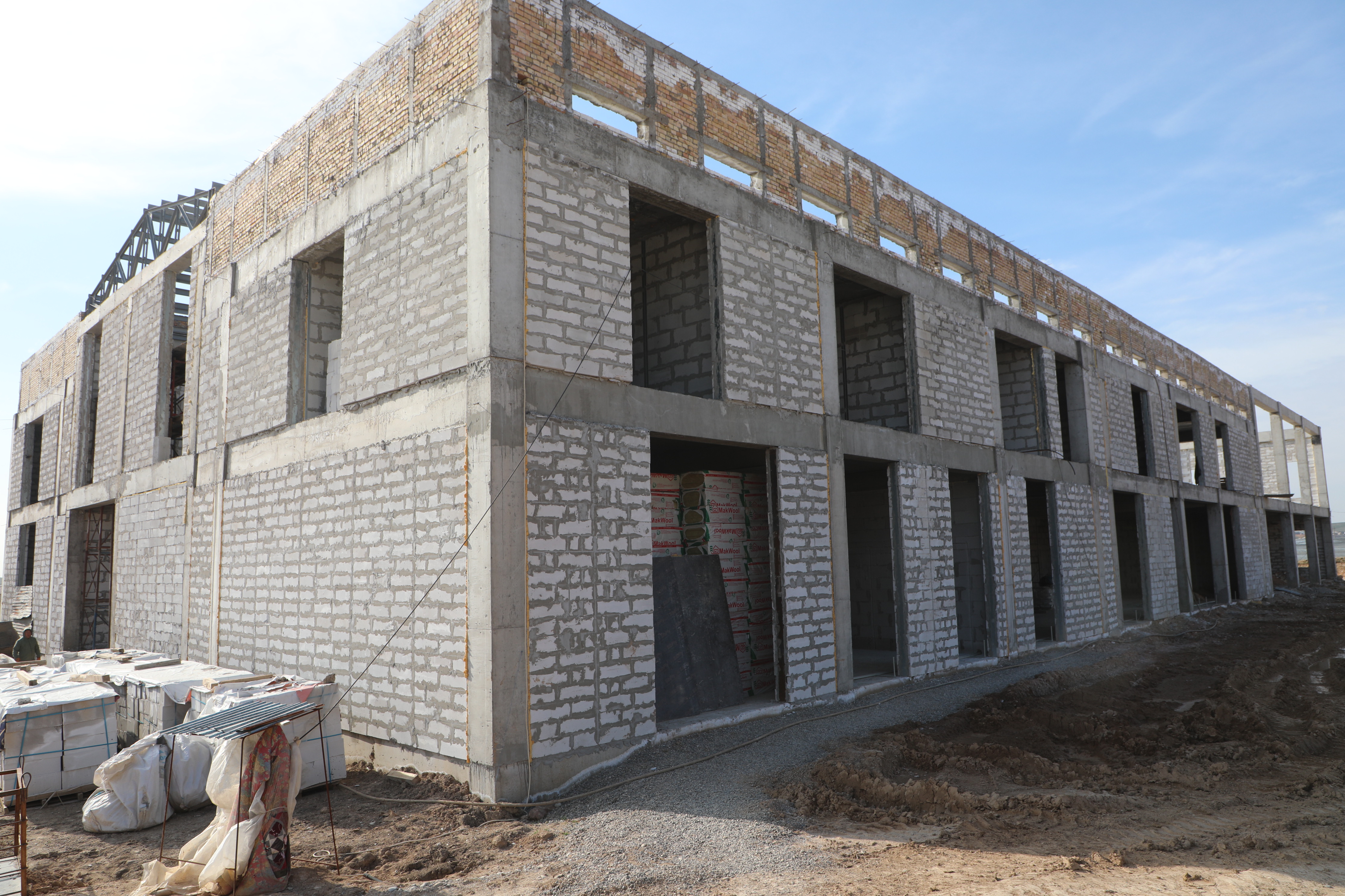 САРЫАГАШ: СТРОИТЕЛЬСТВО ЦЕНТРА РАЗВИТИЯ НОВОГО ПОКОЛЕНИЯ ВЕДЁТСЯ АКТИВНЫМИ ТЕМПАМИ