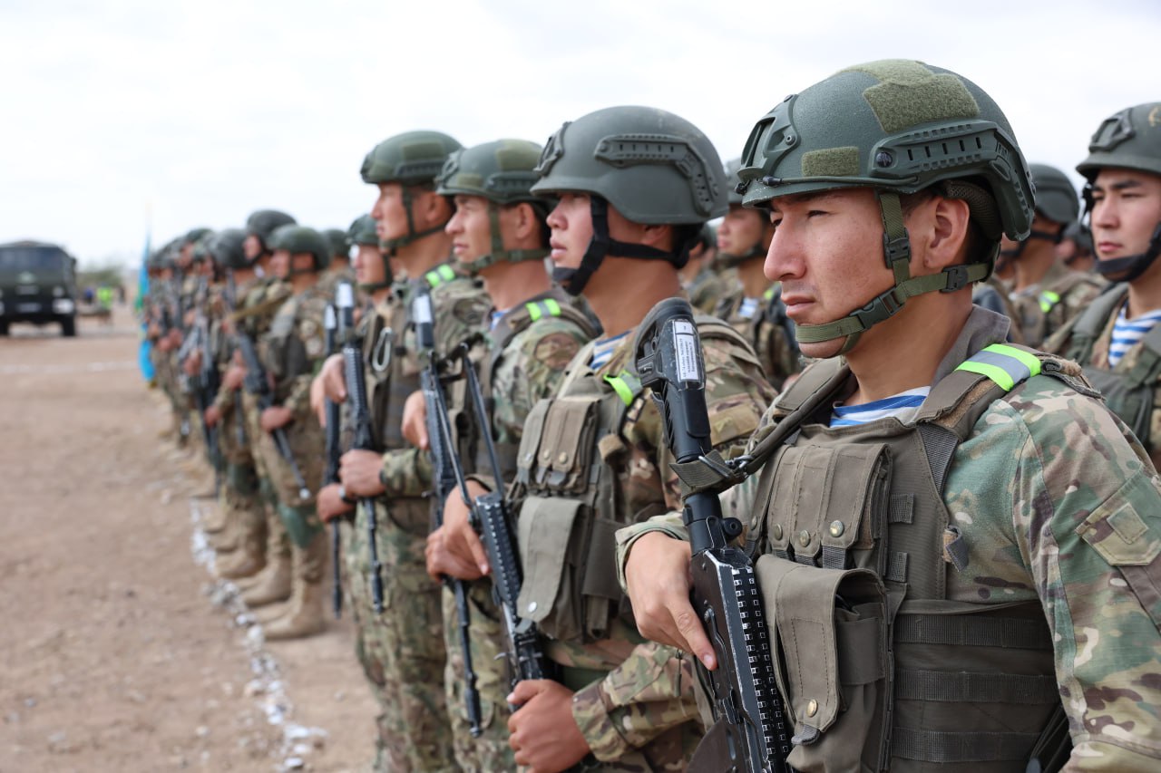 «Көктал» оқу-жаттығу орталығында десантшылар шеберліктерін пысықтауда