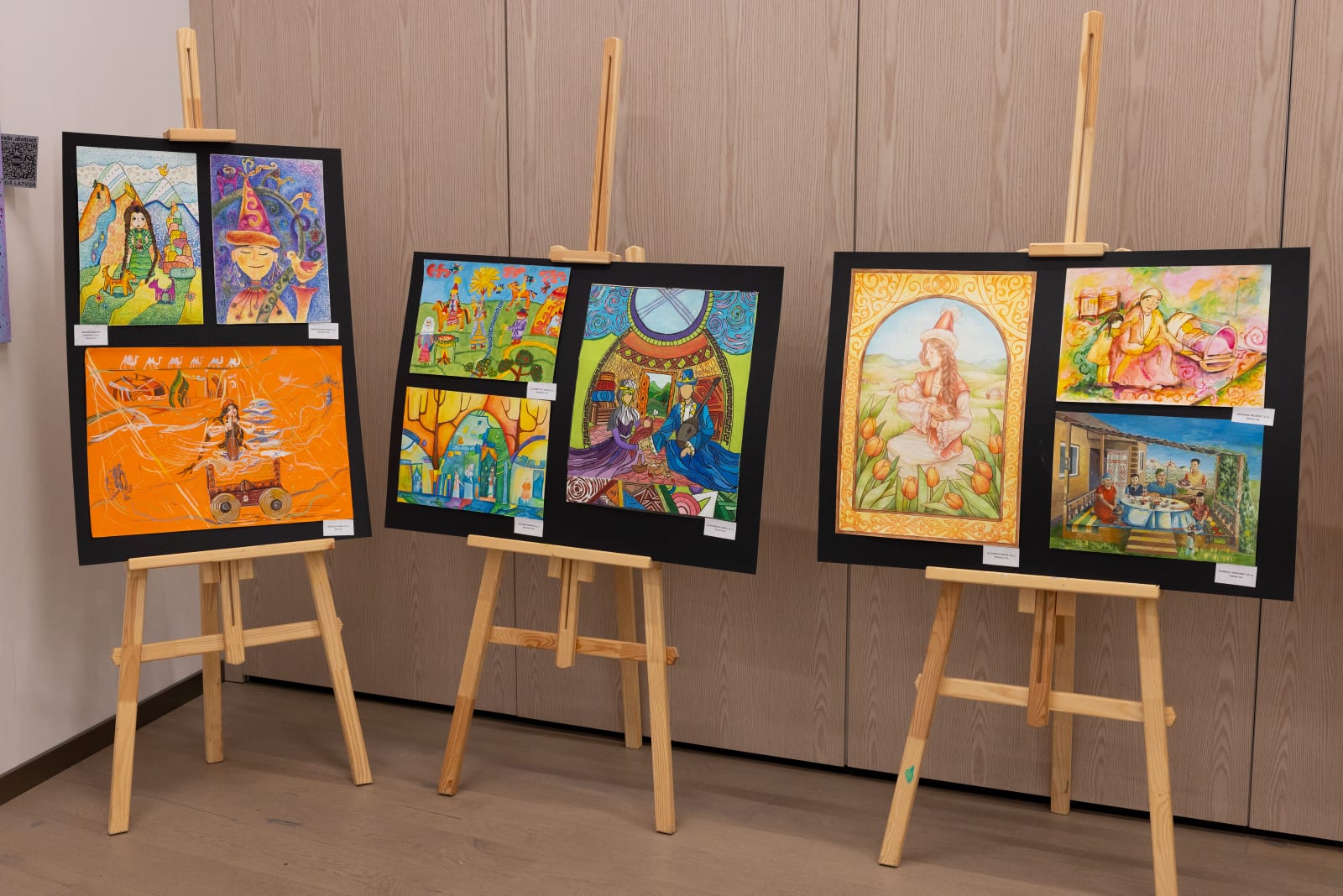 В Риге в рамках празднования Наурыз состоялась выставка  Общественного Фонда «Дети рисуют мир»