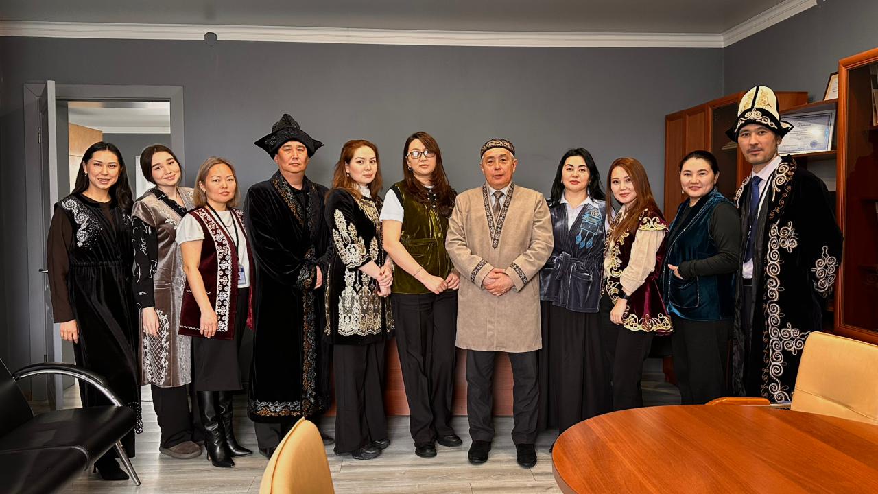 Ата-баба мұрасы: Департамент ұжымы Наурызнама мерекесі шеңберінде Ұлттық киім күнін мерекеледі