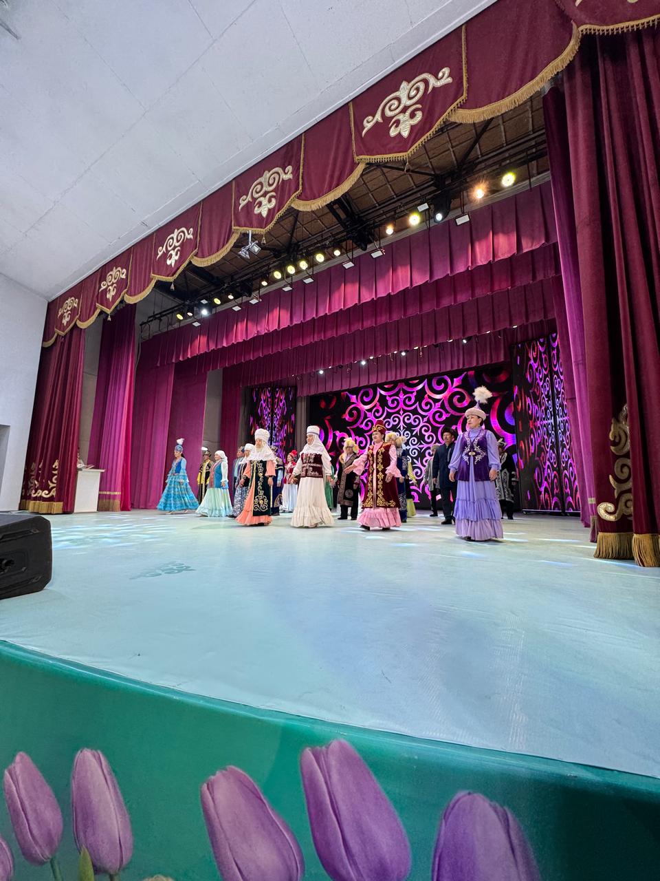 Бүгін ауданымызда “Ұлттық киім күні” ерекше сән-салтанатпен аталып өтті.
