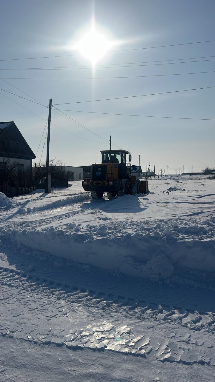 "Таза Қазақстан "бағдарламасы аясында кентішілік жолдарды қардан тазарту ️ ️
