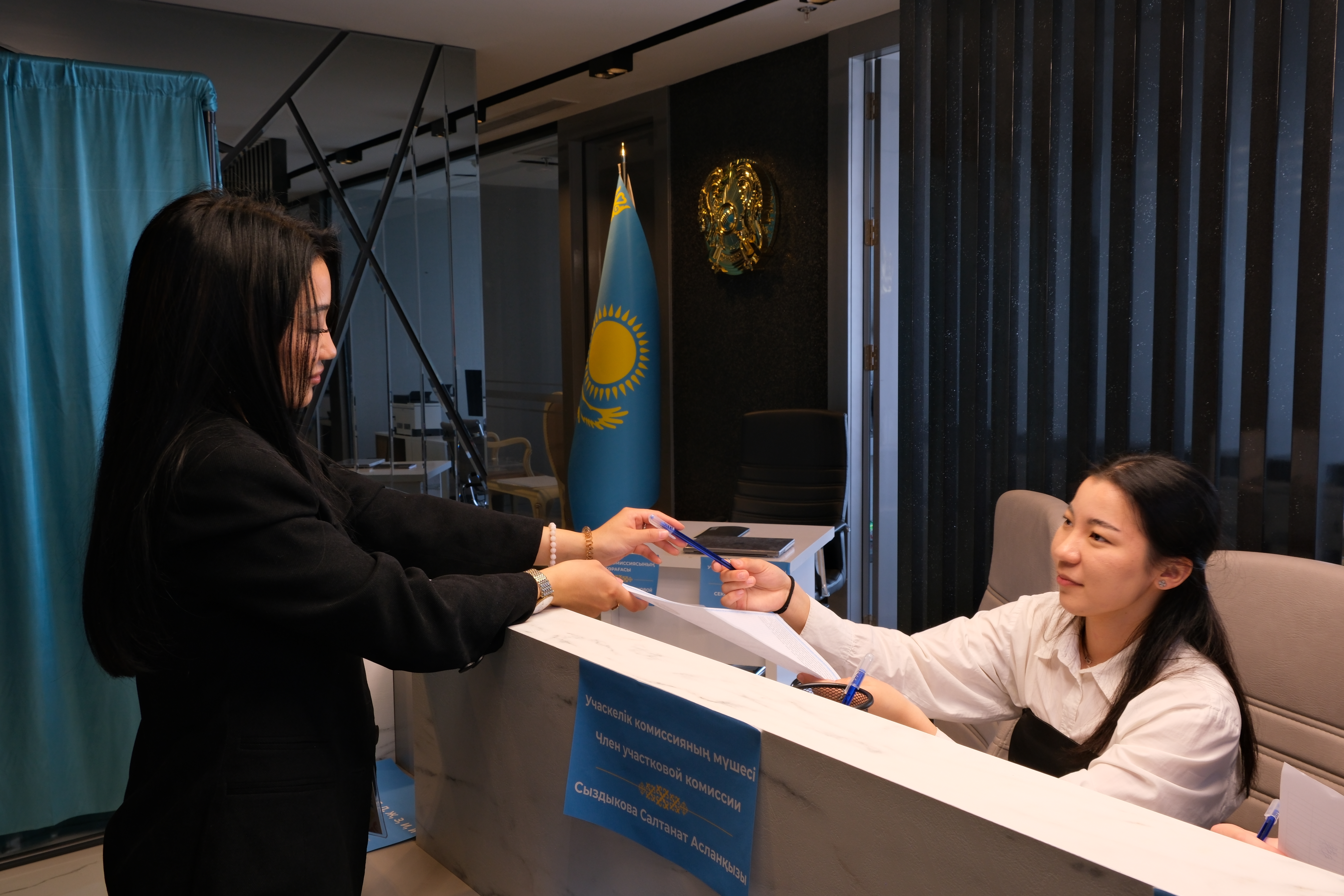 Измирде №512 референдум учаскесінде дауыс беру өтті