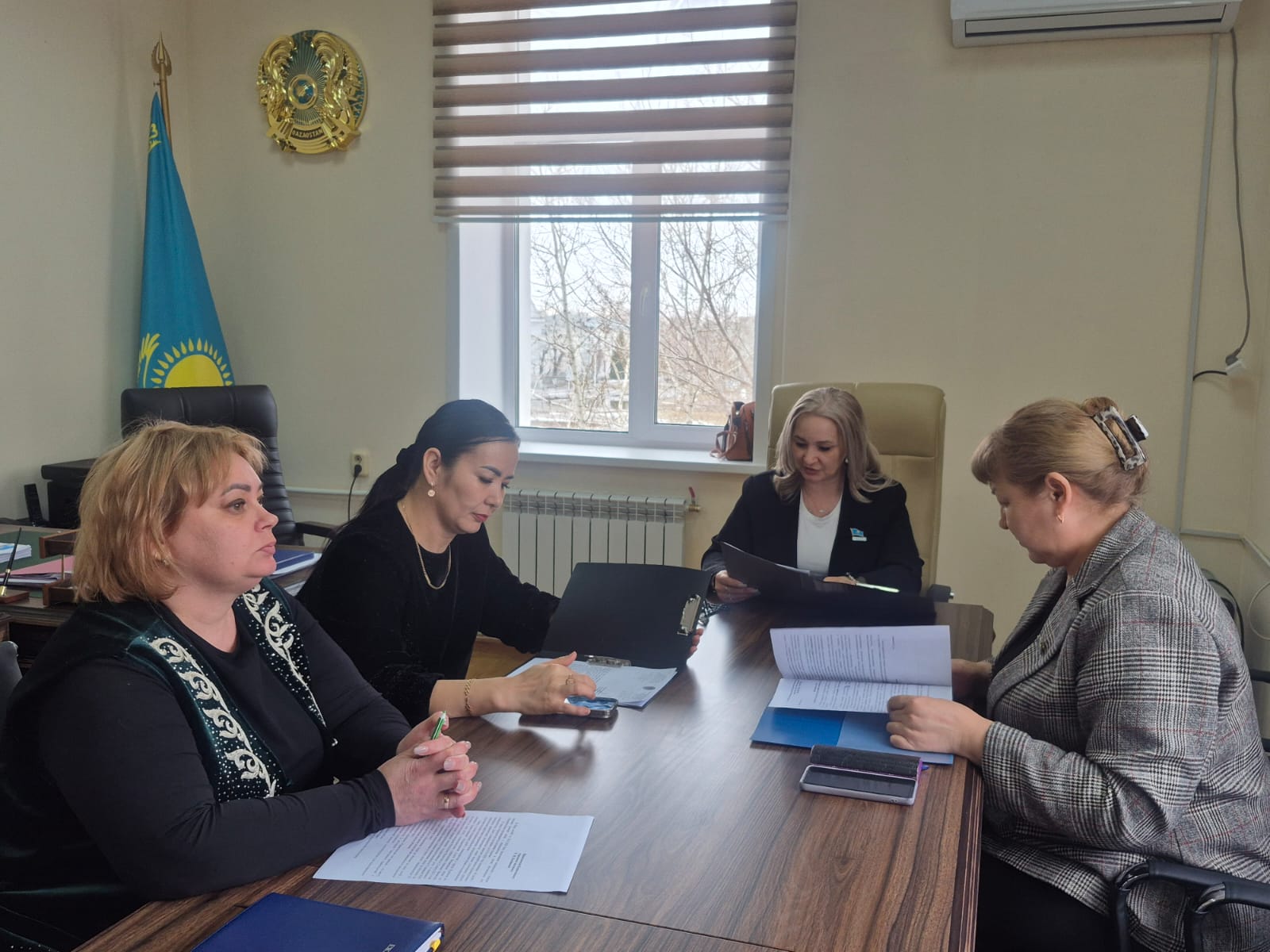 Тұрақты комиссия отырысы