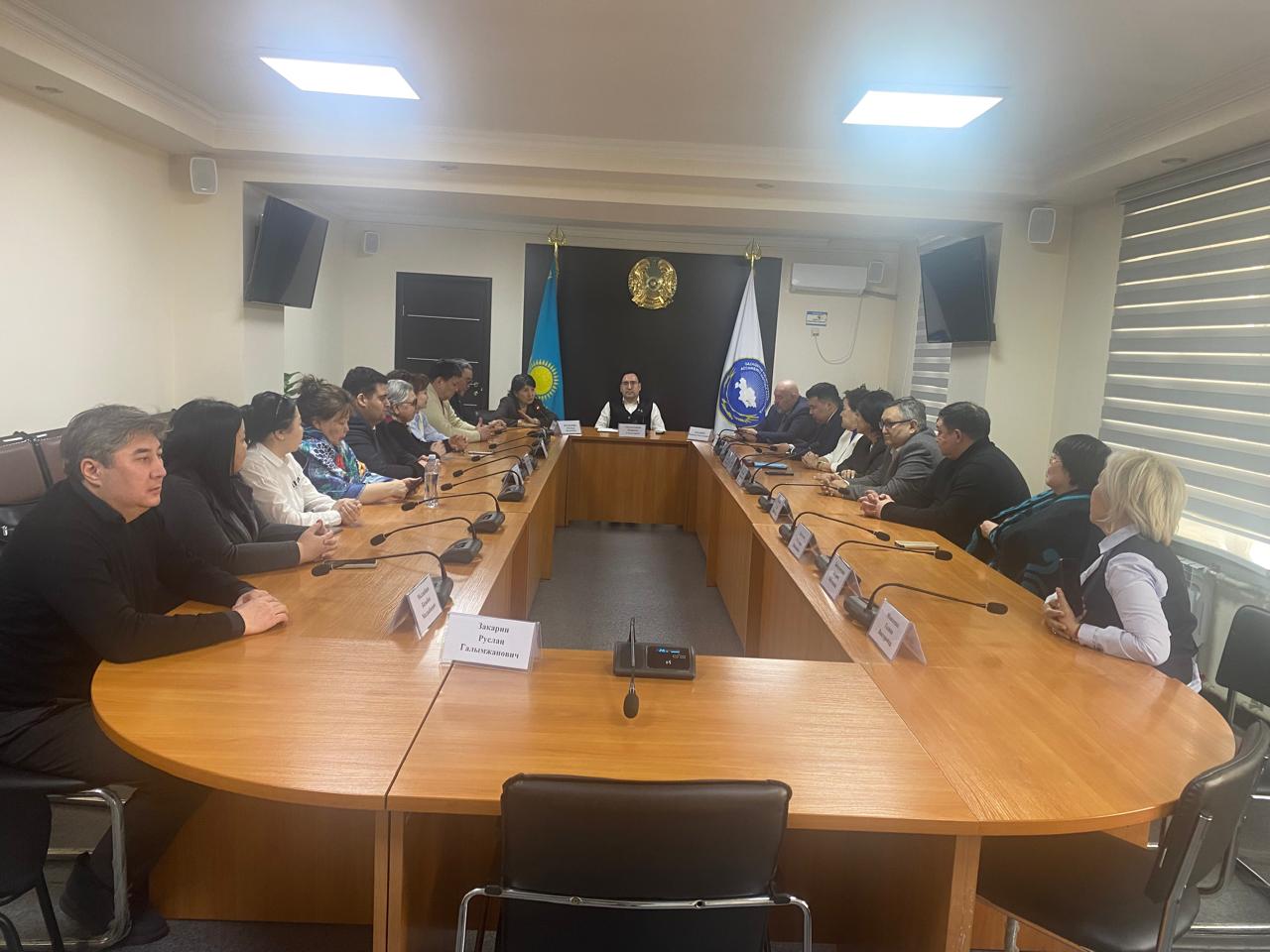 Алматы қаласында Қылмыстық сот төрелігінде адам құқықтарының сақталуы мәселелері бойынша Азаматтық Альянс Алматы өкілдерінің, ҮЕҰ жетекшілерінің, адвокаттардың және азаматтық белсенділердің қатысуымен кездесу өтті.