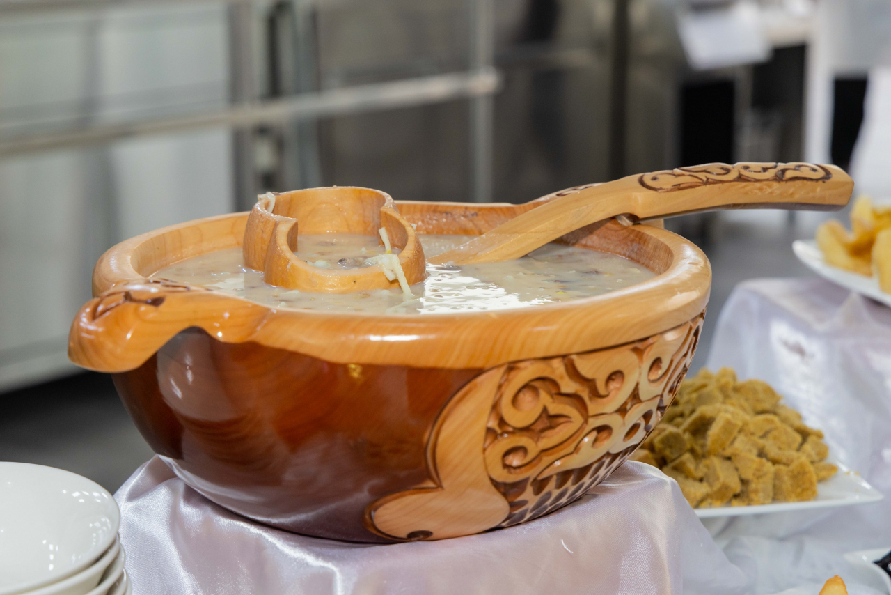 Үй жағдайында дайындалған тағамдарды, оның ішінде дәстүрлі «Наурыз көже» тағамын беруге тыйым салынады.