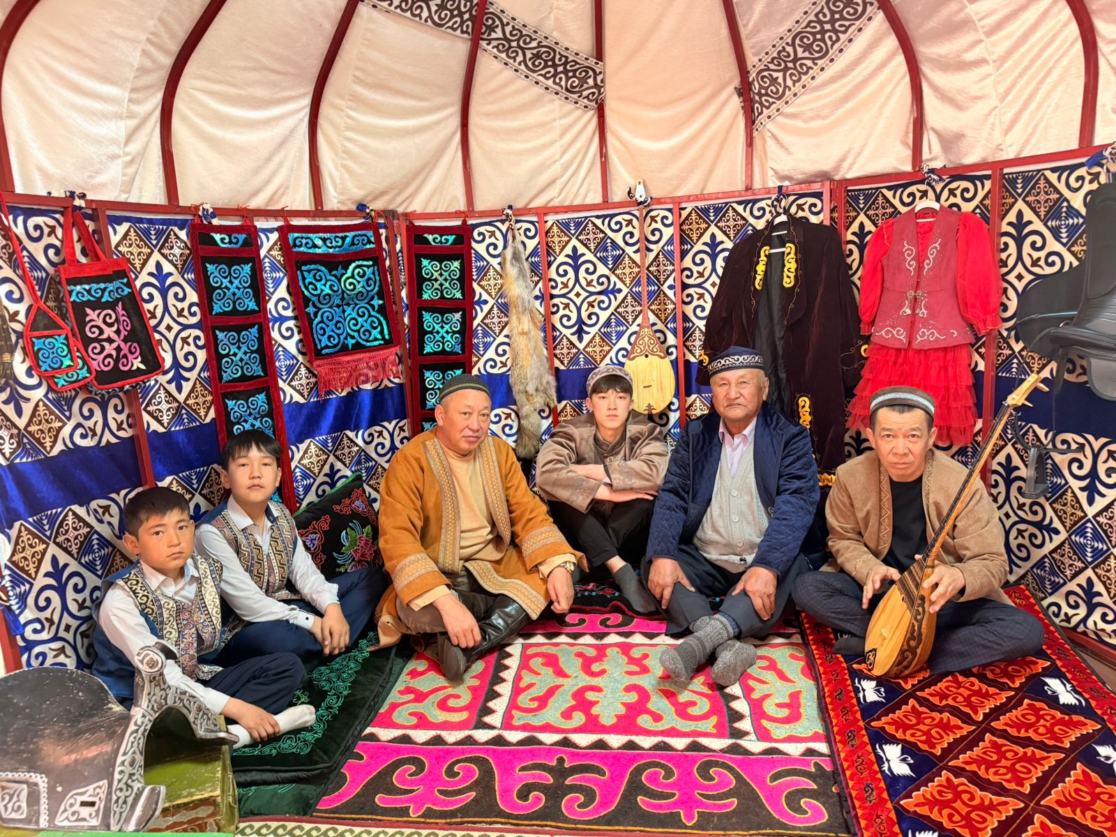 Шаңырак празднуется через семейные и национальные традиции