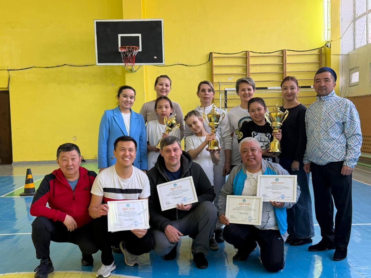 «№5 Оқушылар үйінің» МКҚК ұйымдастыруымен Наурыз мерекесінің қарсаңында және референдумға орай «Әкем, анам және мен» атты спорттық-эстафеталық сайыс өтті