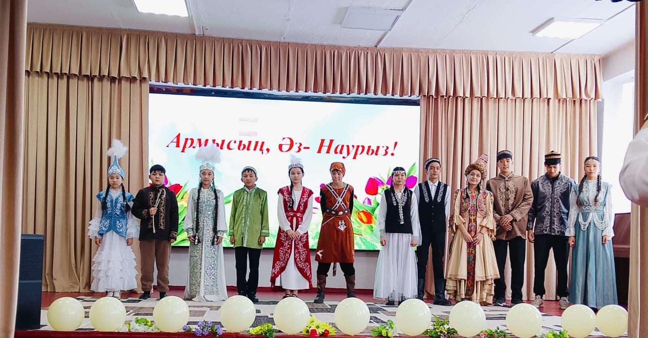 Жаңаталап орта мектебінде «Ұлттық киімді насихаттау күніне» орай бірқатар тәрбиелік және танымдық іс-шаралар ұйымдастырылып, жоғары деңгейде өткізілді.