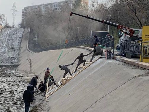 Үлкен Алматы өзенінің арнасына интерактивті арт-нысан орнатылды