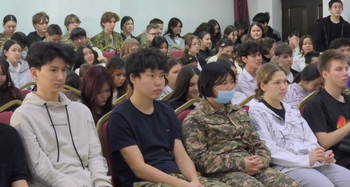 «Заң мен тәртіп»: Астанада колледж студенттеріне құқық бұзушылықтардың алдын алу мәселесі түсіндірілді
