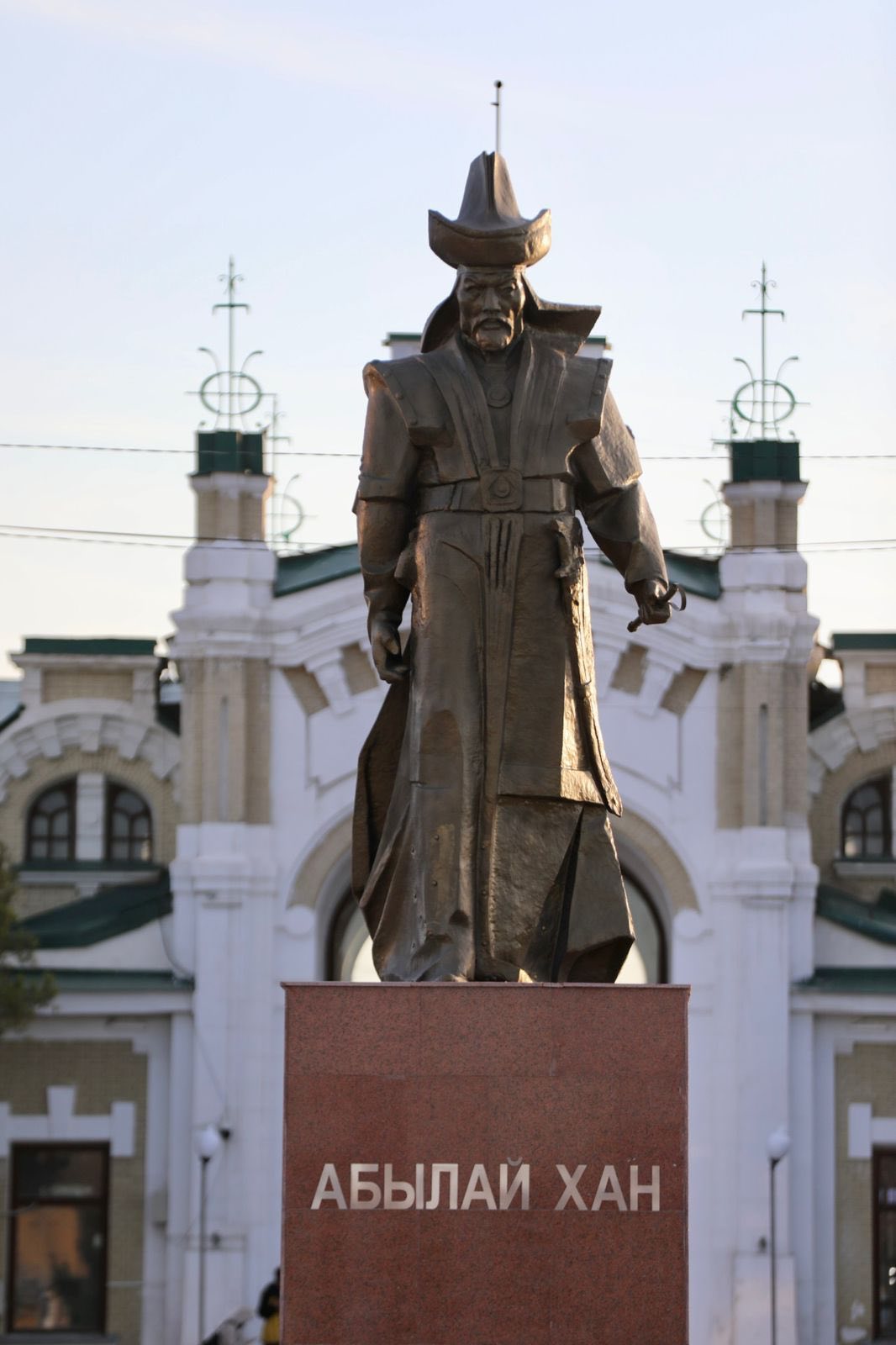 ҚАЛАДА КӨКТЕМГІ АБАТТАНДЫРУ ЖҰМЫСТАРЫ ҚАРҚЫНДЫ ЖҮРГІЗІЛУДЕ