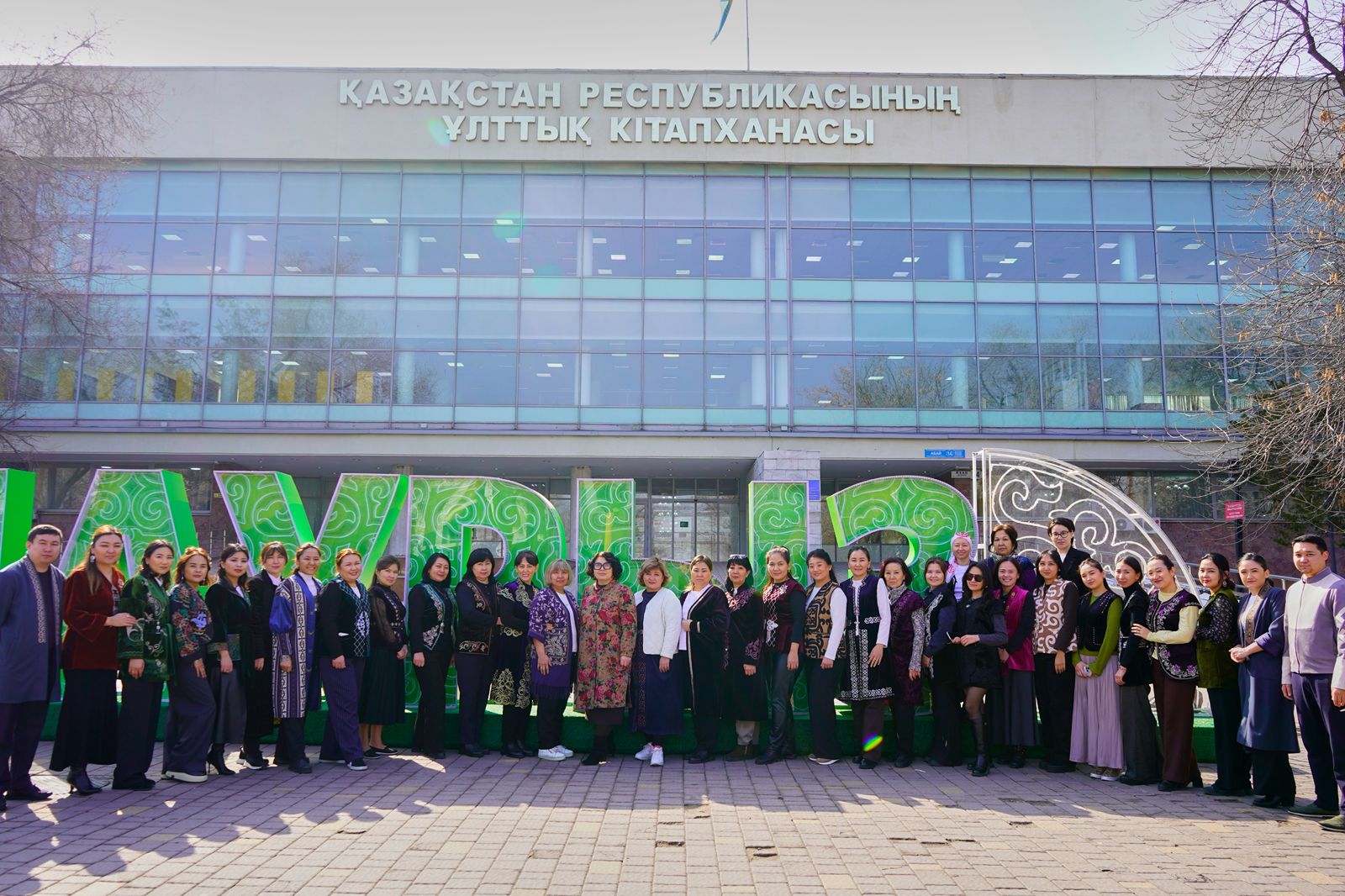 В честь Дня обновления в Алматы провели экологическую акцию