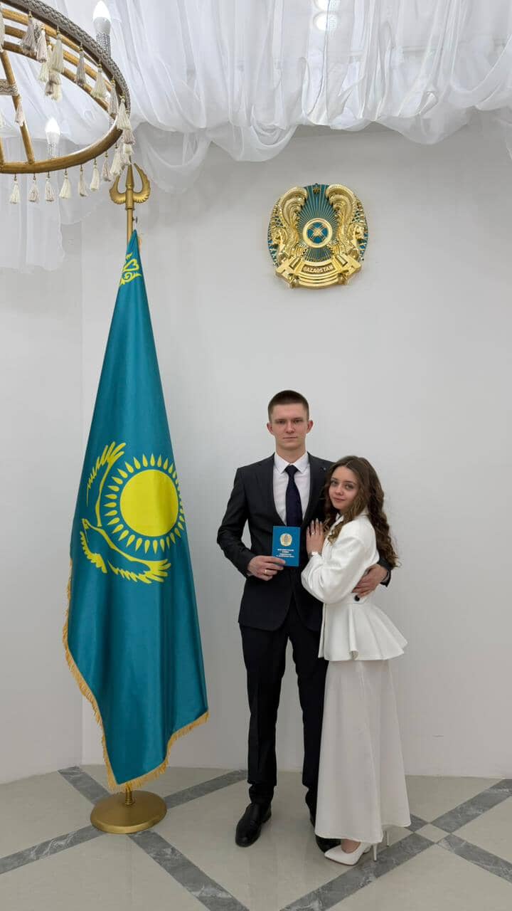 «Азаматтарға арналған үкімет» МК КЕ АҚ-ның Жамбыл облысы бойынша филиалының Тараз қалалық азаматтық хал актілерін тіркеу бөлімінің салтанатты неке қию орталығында салтанатты неке қию рәсімі өткізілді.