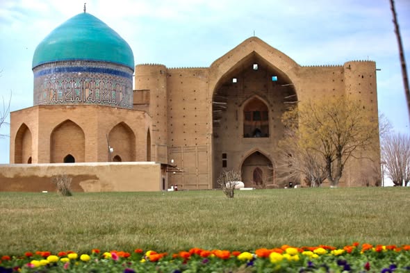 ЖАҢАРУ КҮНІНЕ ОРАЙ ҚАЛАДА КЕШЕНДІ КӨГАЛДАНДЫРУ ЖҰМЫСТАРЫ ЖҮРГІЗІЛДІ