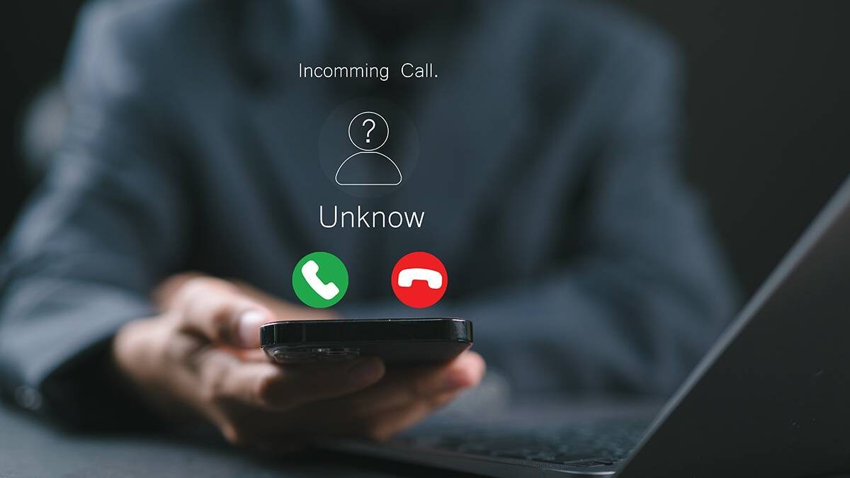 Алаяқтар алдаудың Жаңа схемасын ойлап тапты: олар ресейліктерге жеткізу қызметі атынан қоңырау шалып, қымбат жабдықтар дүкенінен ақылы тапсырыстың келгенін хабарлайды.